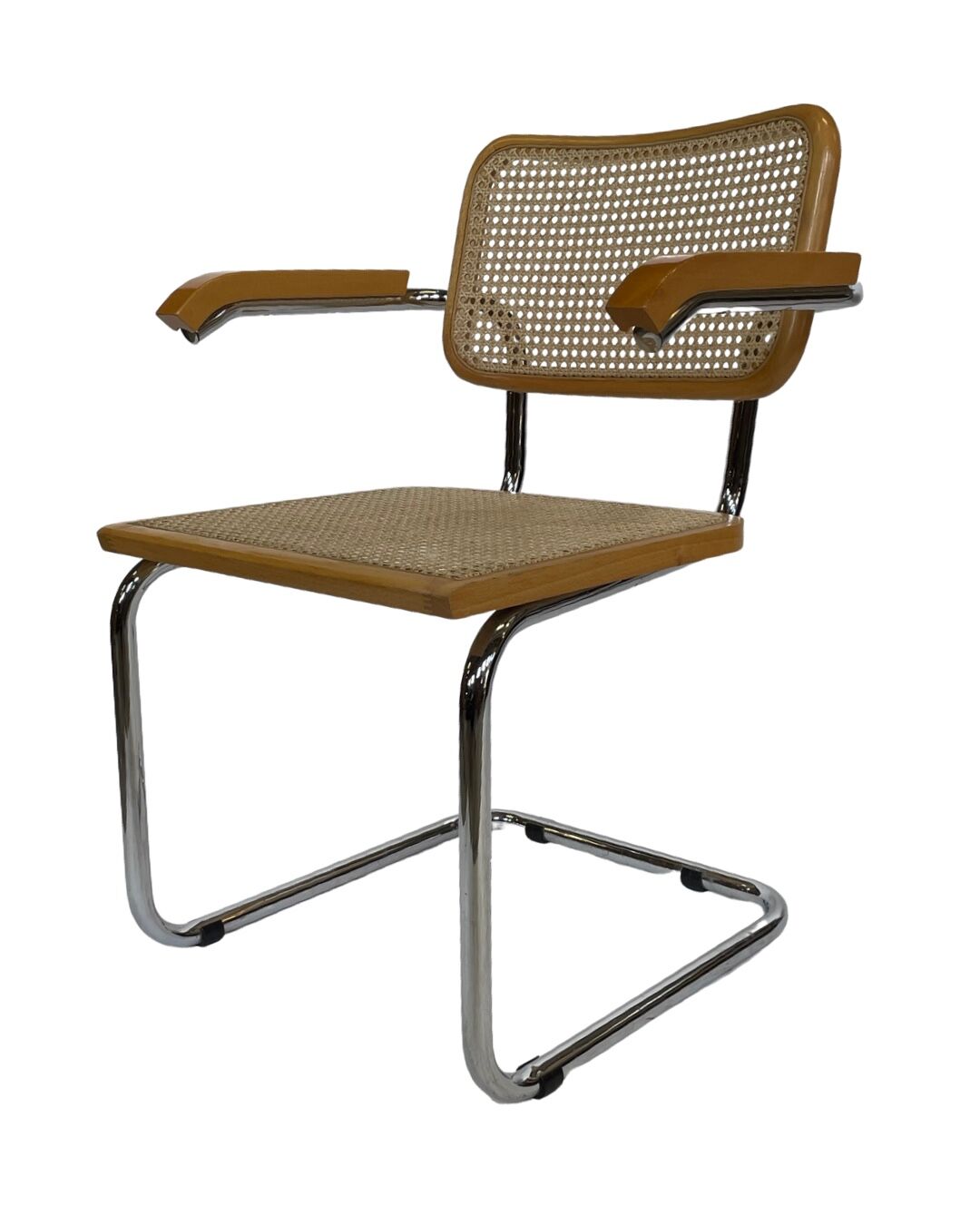Cesca chair B64 with armrests by Marcel Breuer Design