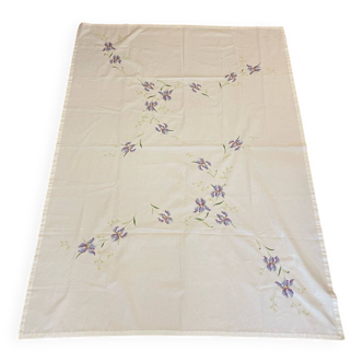 Nappe brodée à la main