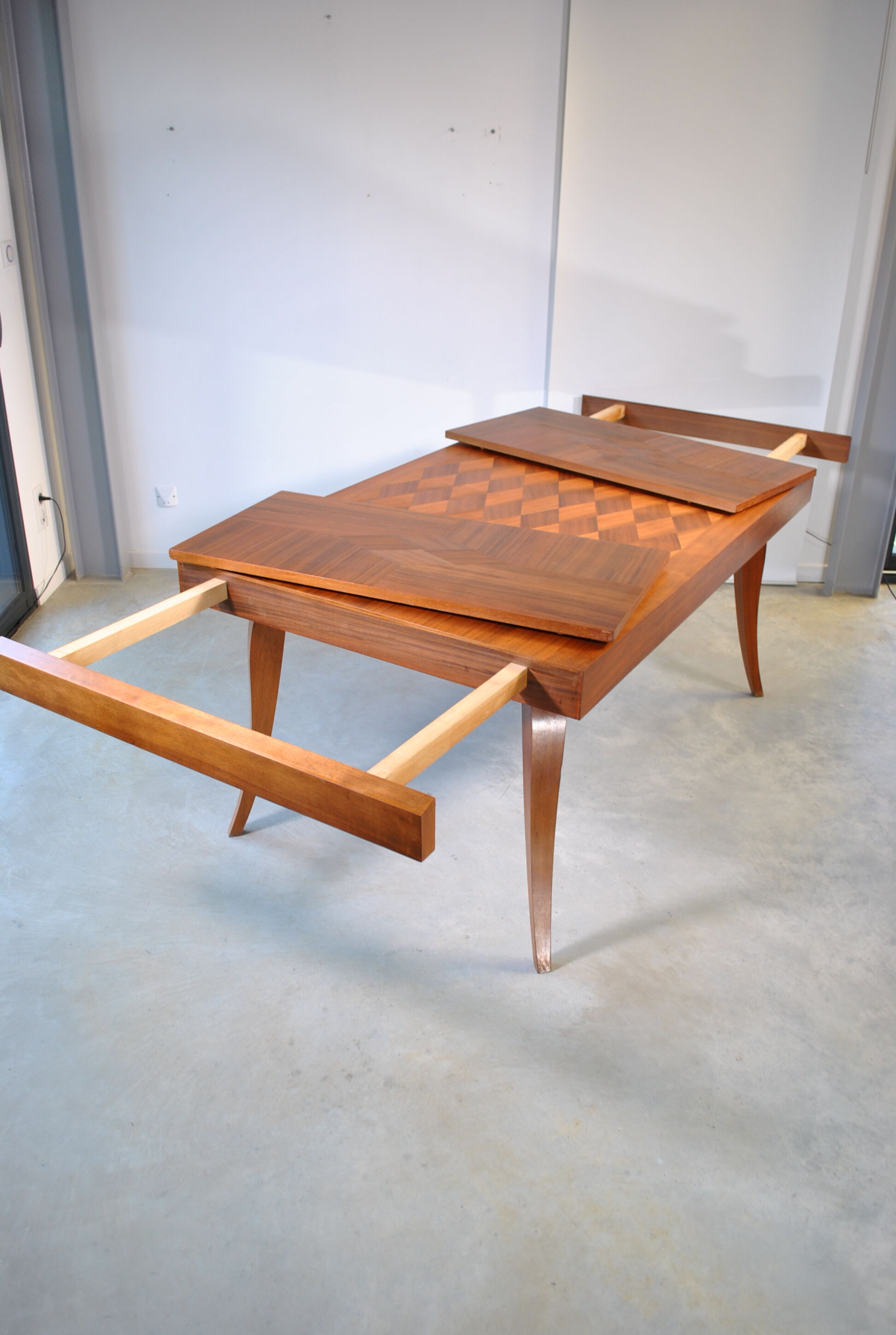 Extendable dining table circa 1950