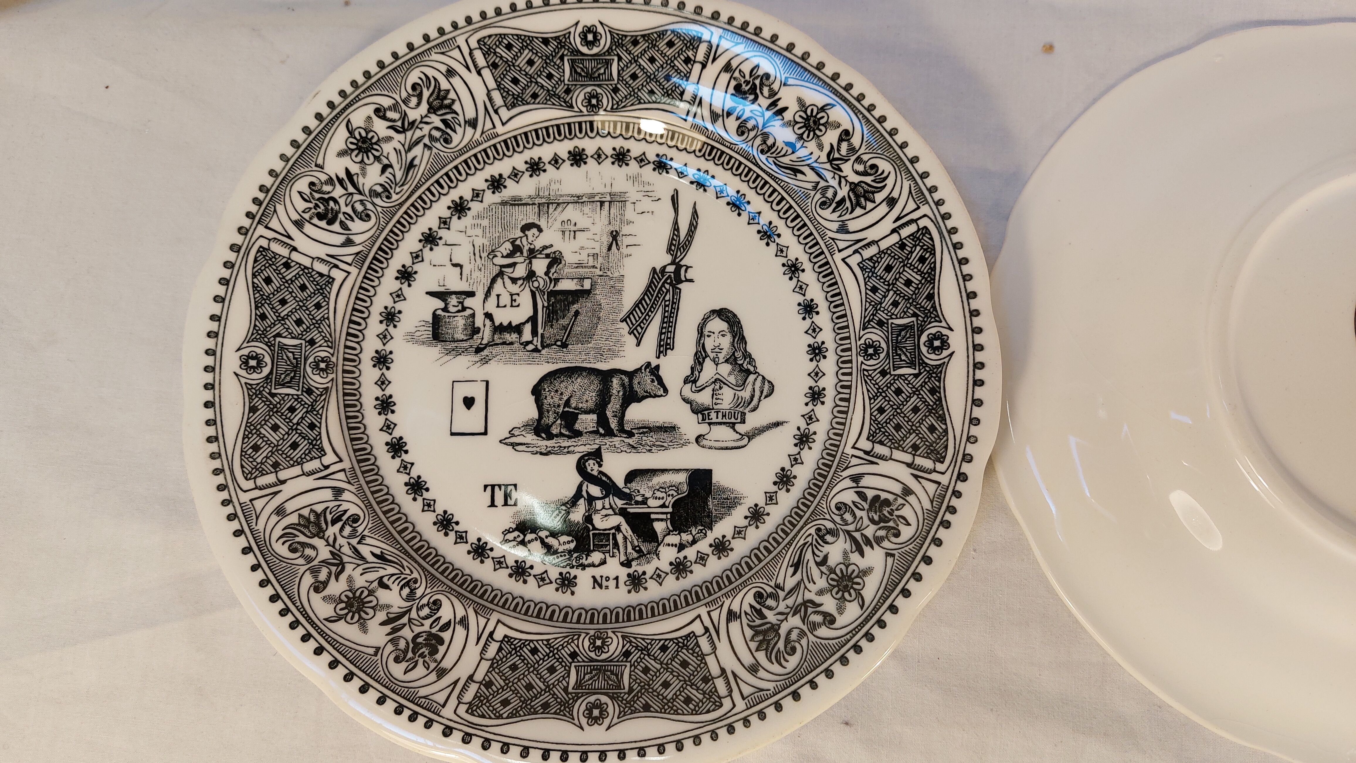 Series of 6 Gien earthenware dessert plates Rébus models