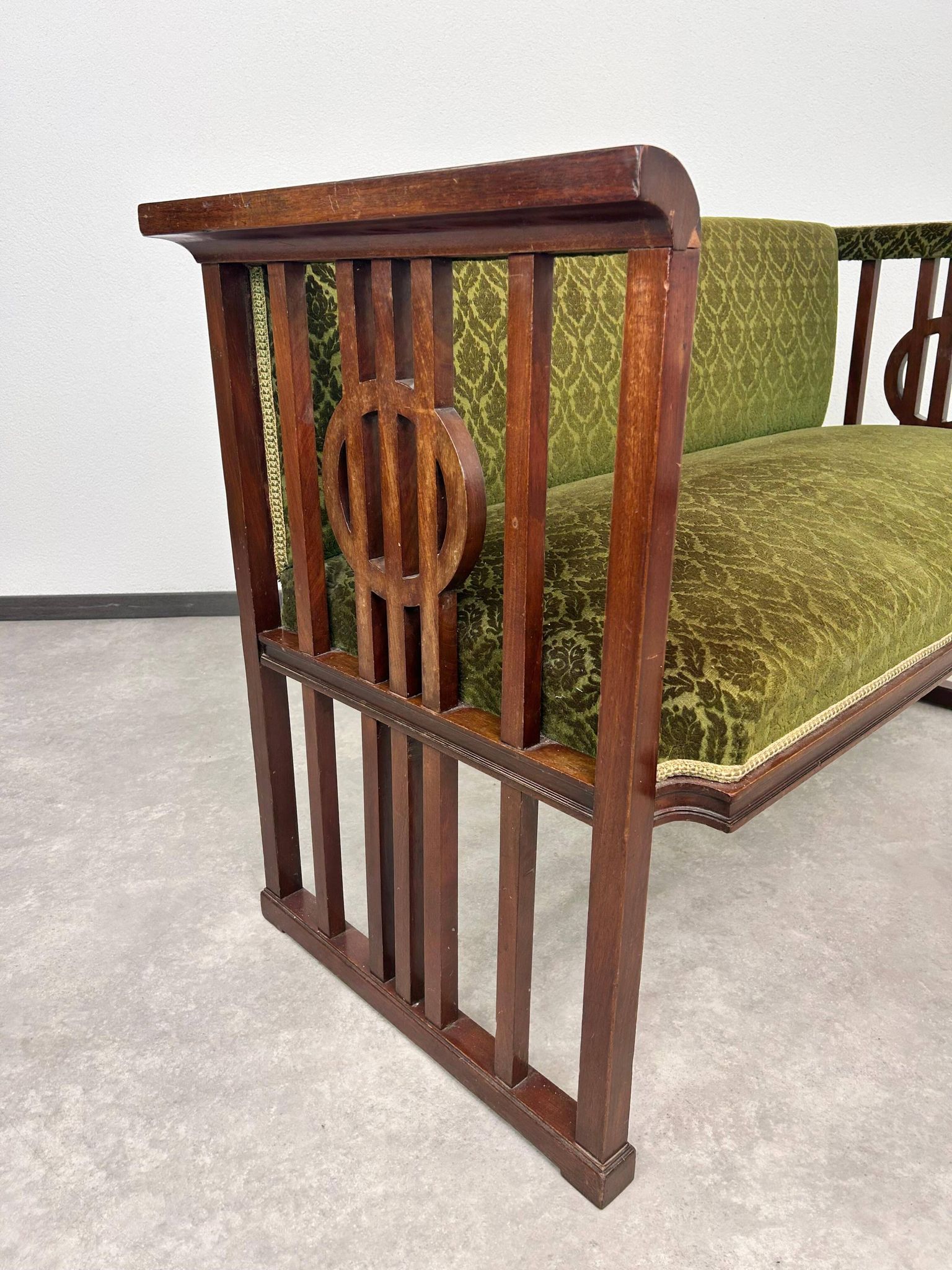 Very rare group of seats from the Vienna Secession.