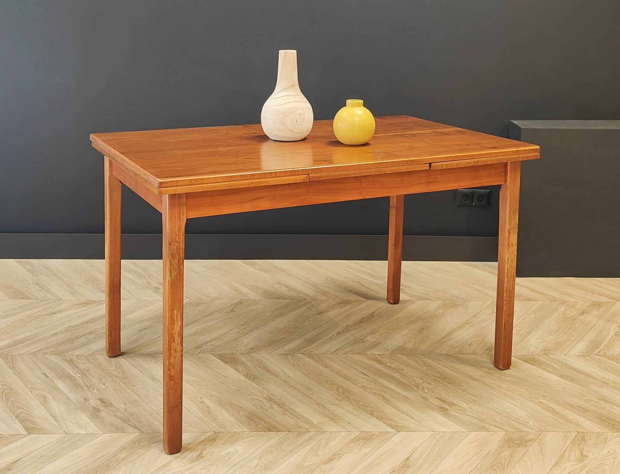 Mid century extendable dining table | vintage