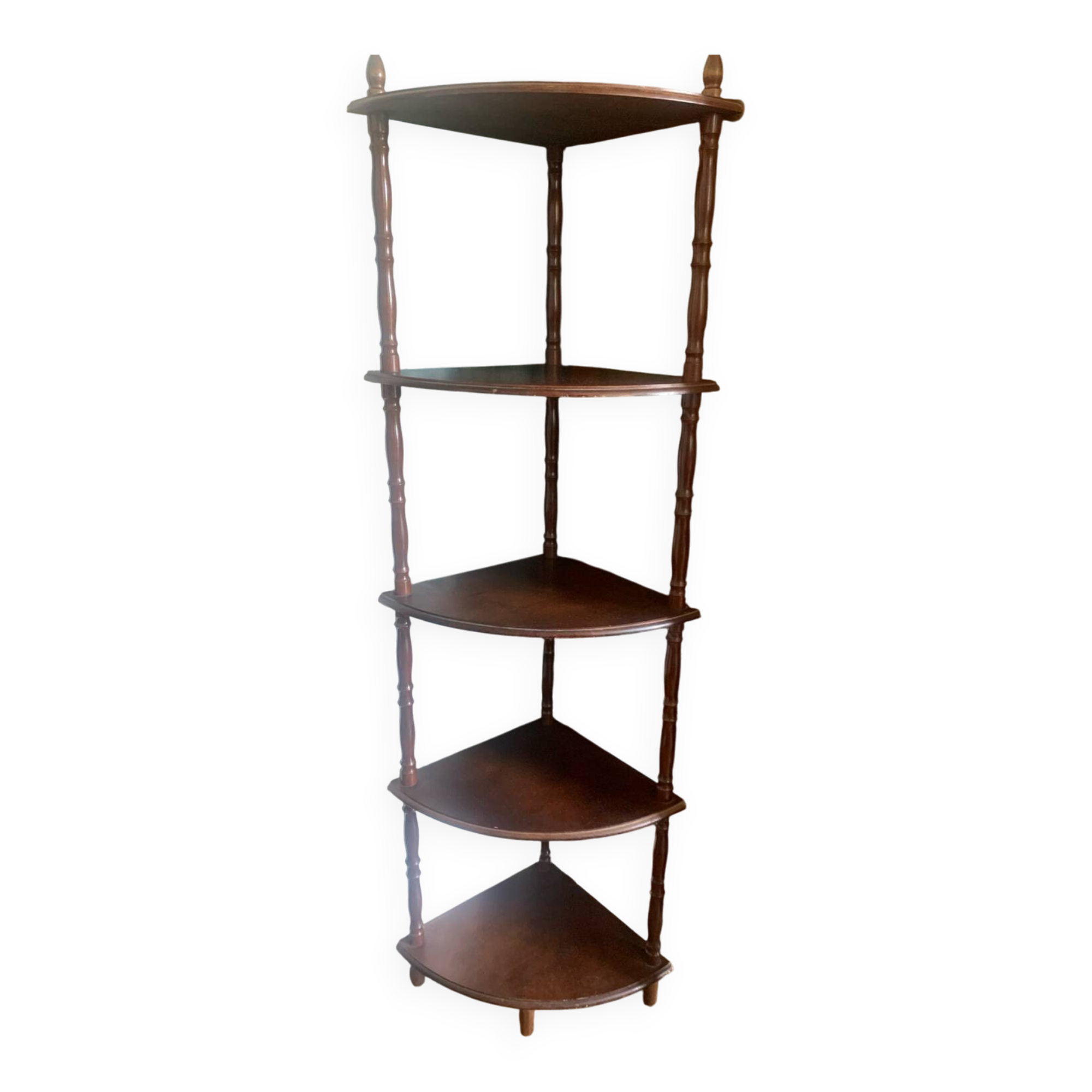 Corner shelf