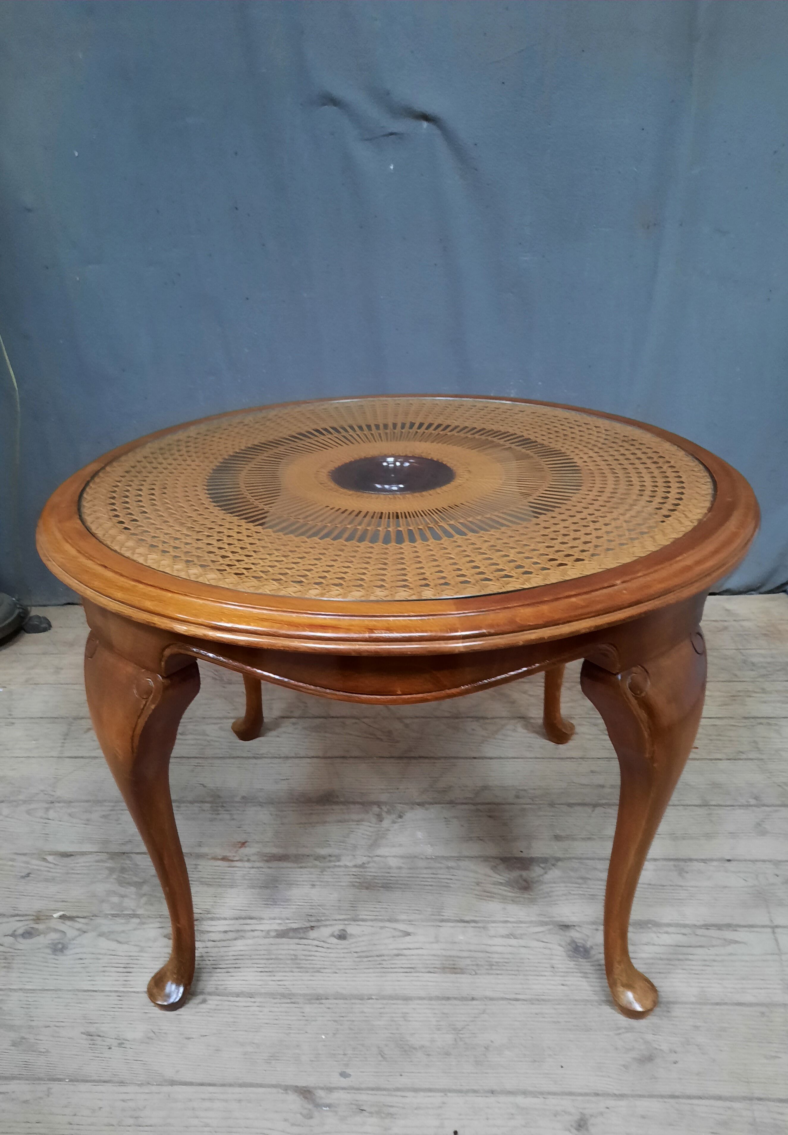 Table basse plateau canné