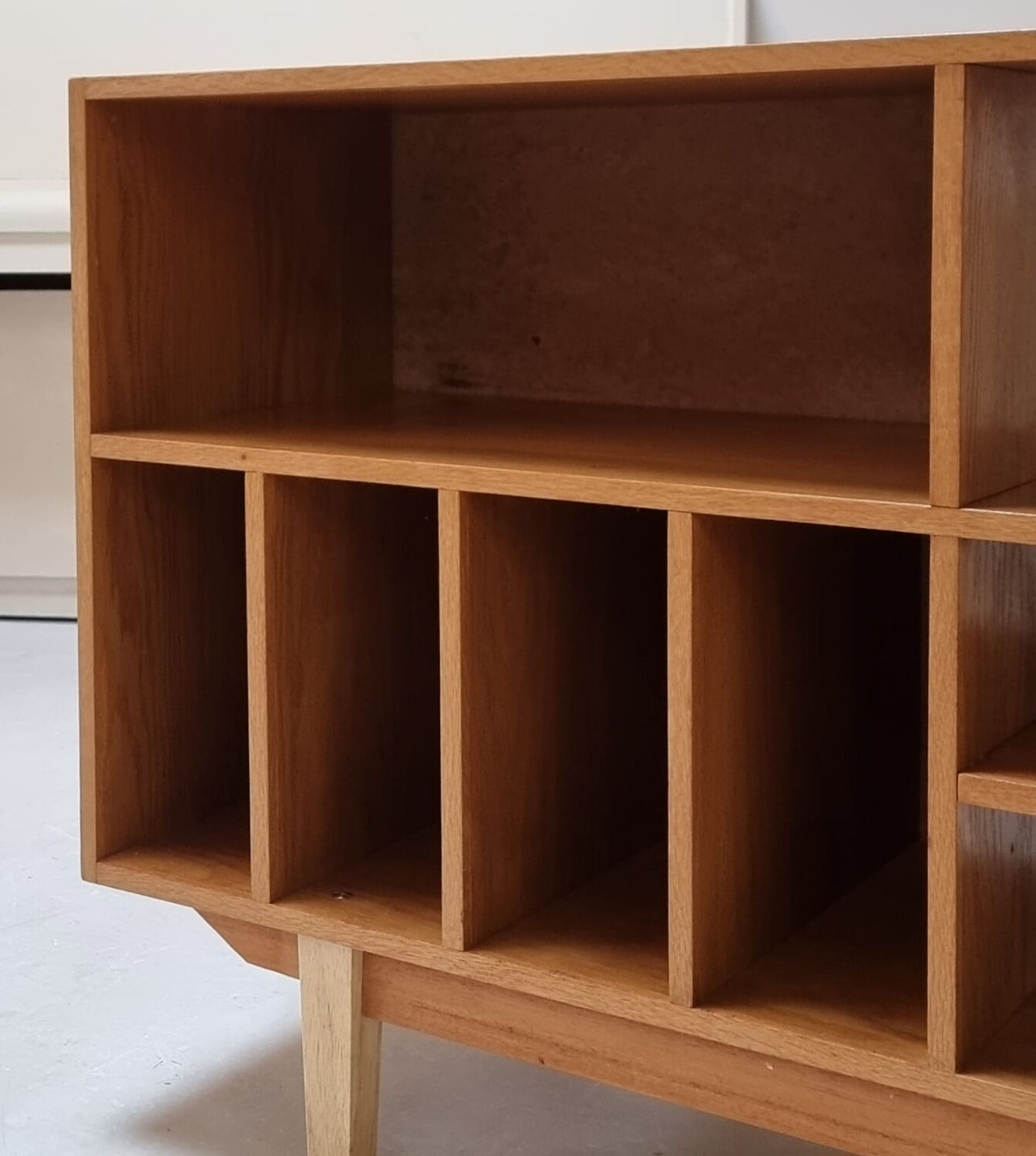 Armoire à disques Mid Century