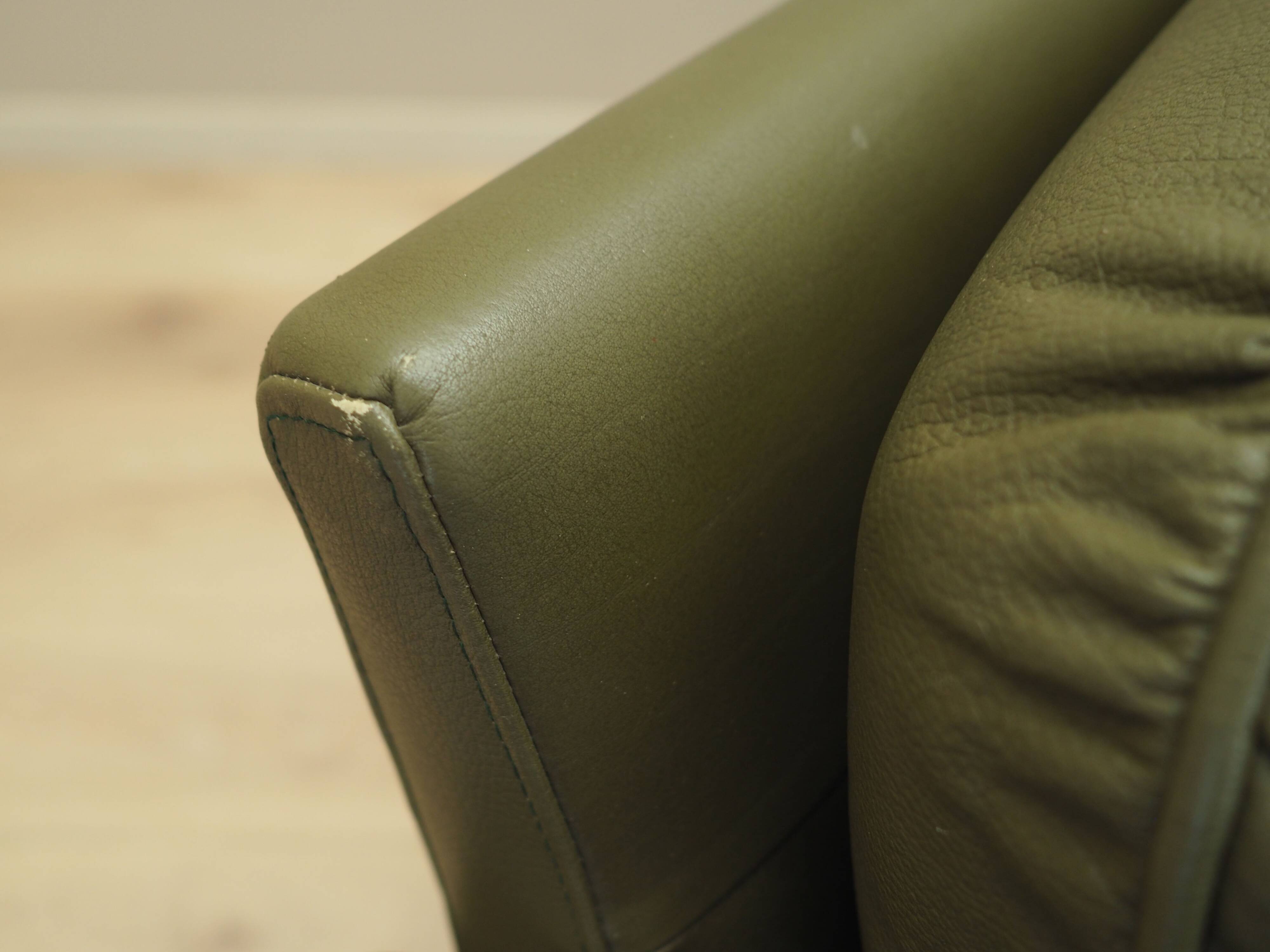 Canapé en cuir vert, design danois, années 1970, production : Danemark