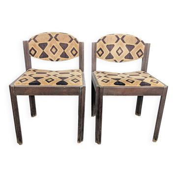 Pair of vintage chairs with geometric graphic fabric – 1970s