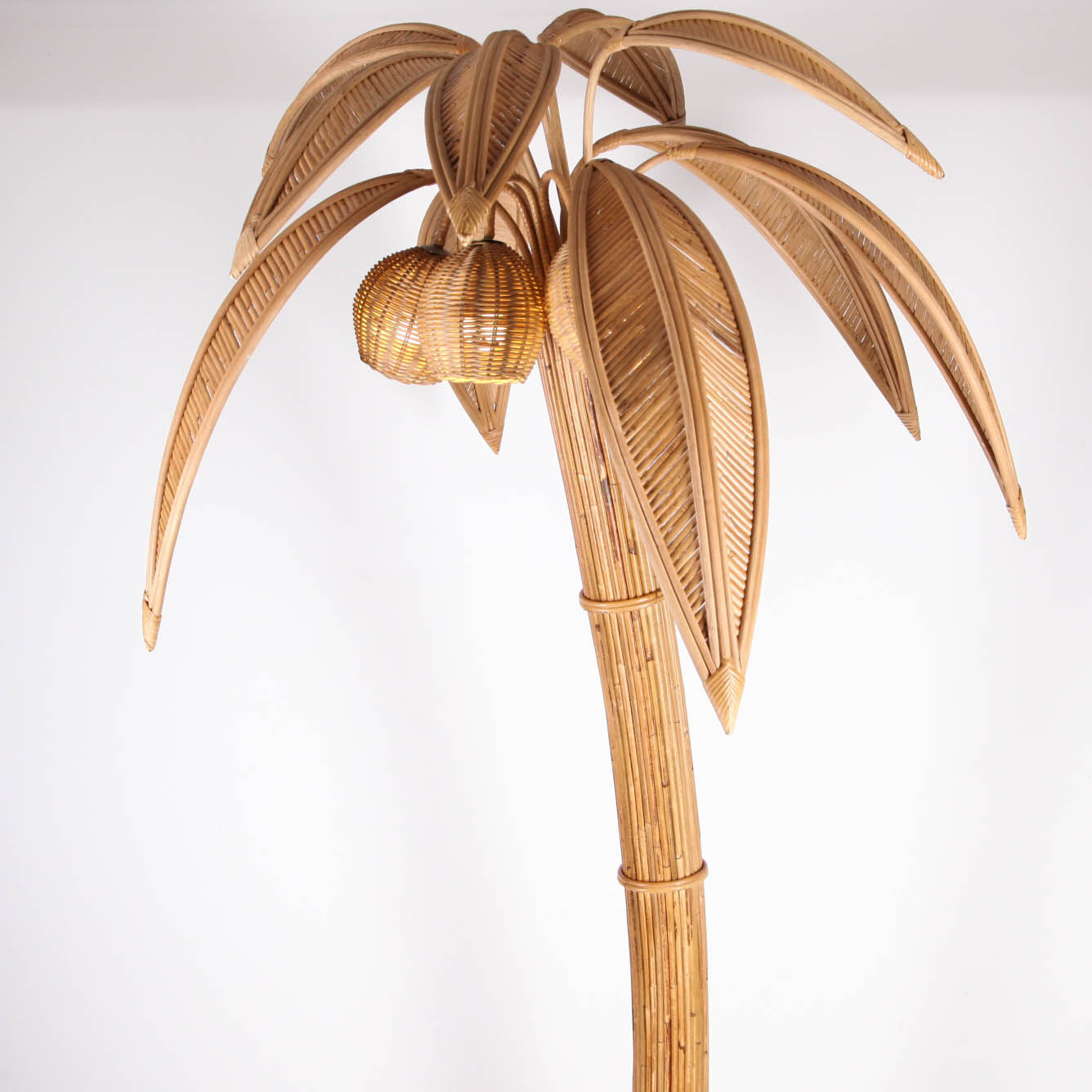 Coconut & palm floor lamp in natural rattan