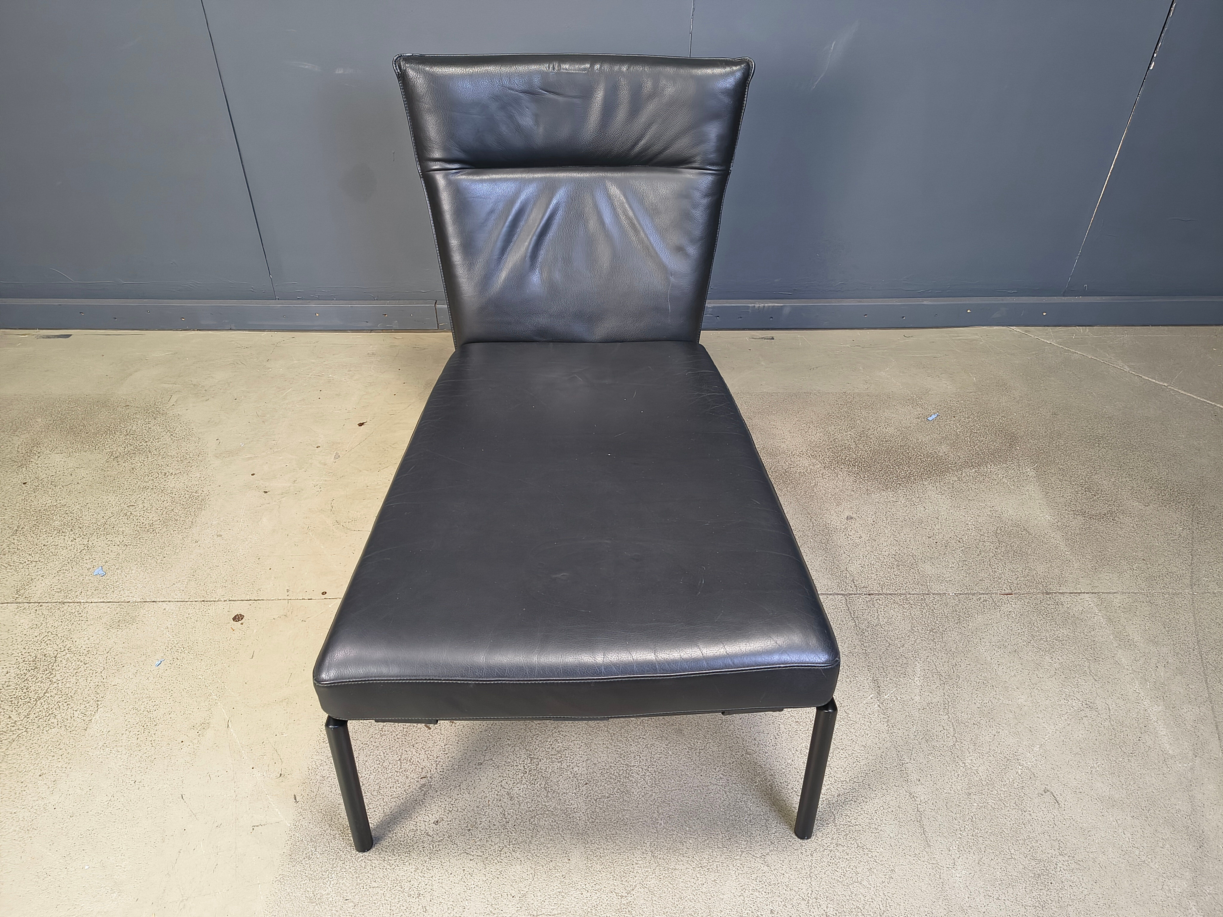 Vintage black leather chaise longue by Peter Mally for Cor, 1990s