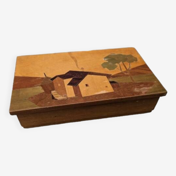 Boite en bois marqueté