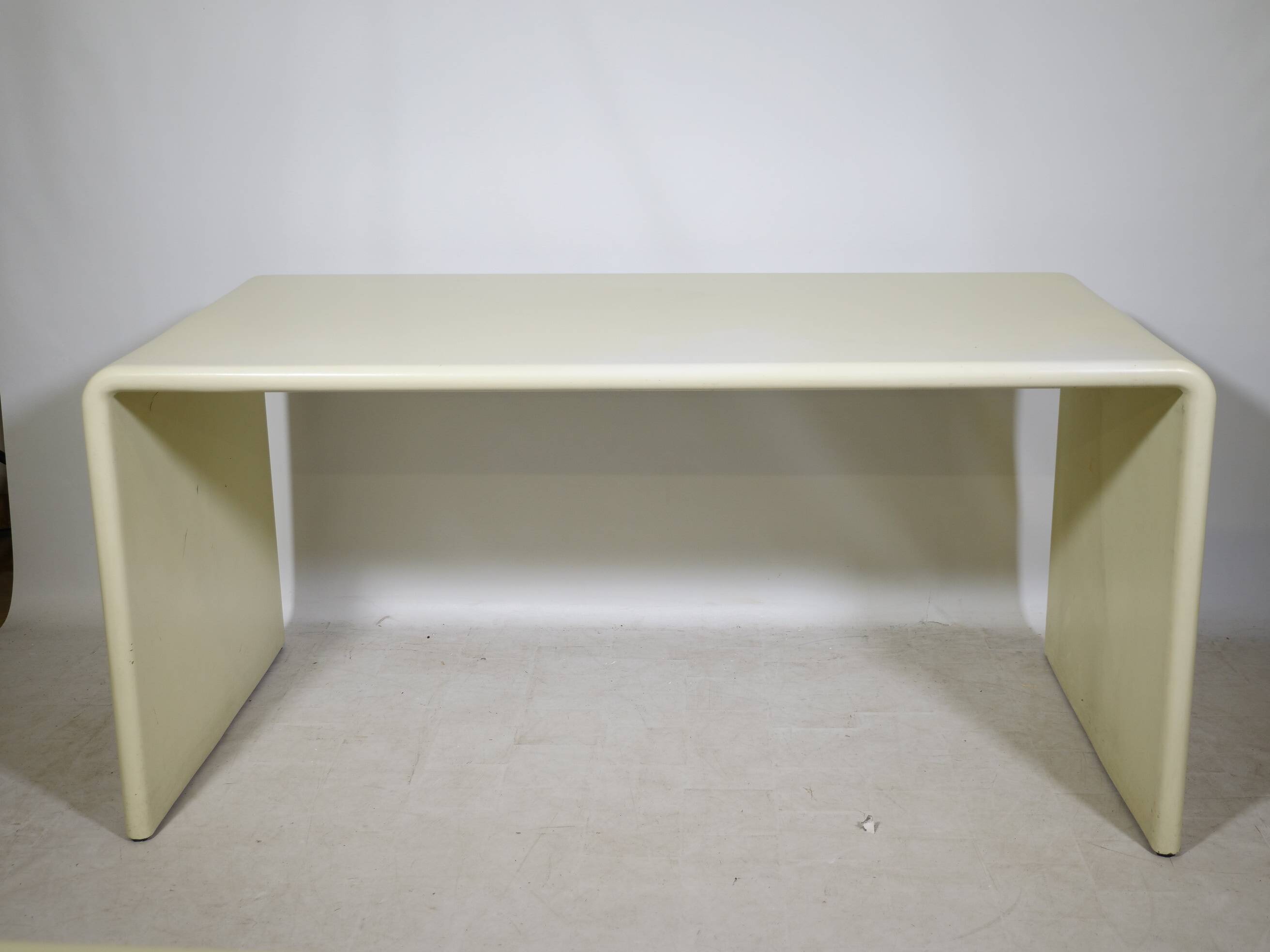 Space Age nesting desk in fiberglass, set of 2, 1970s