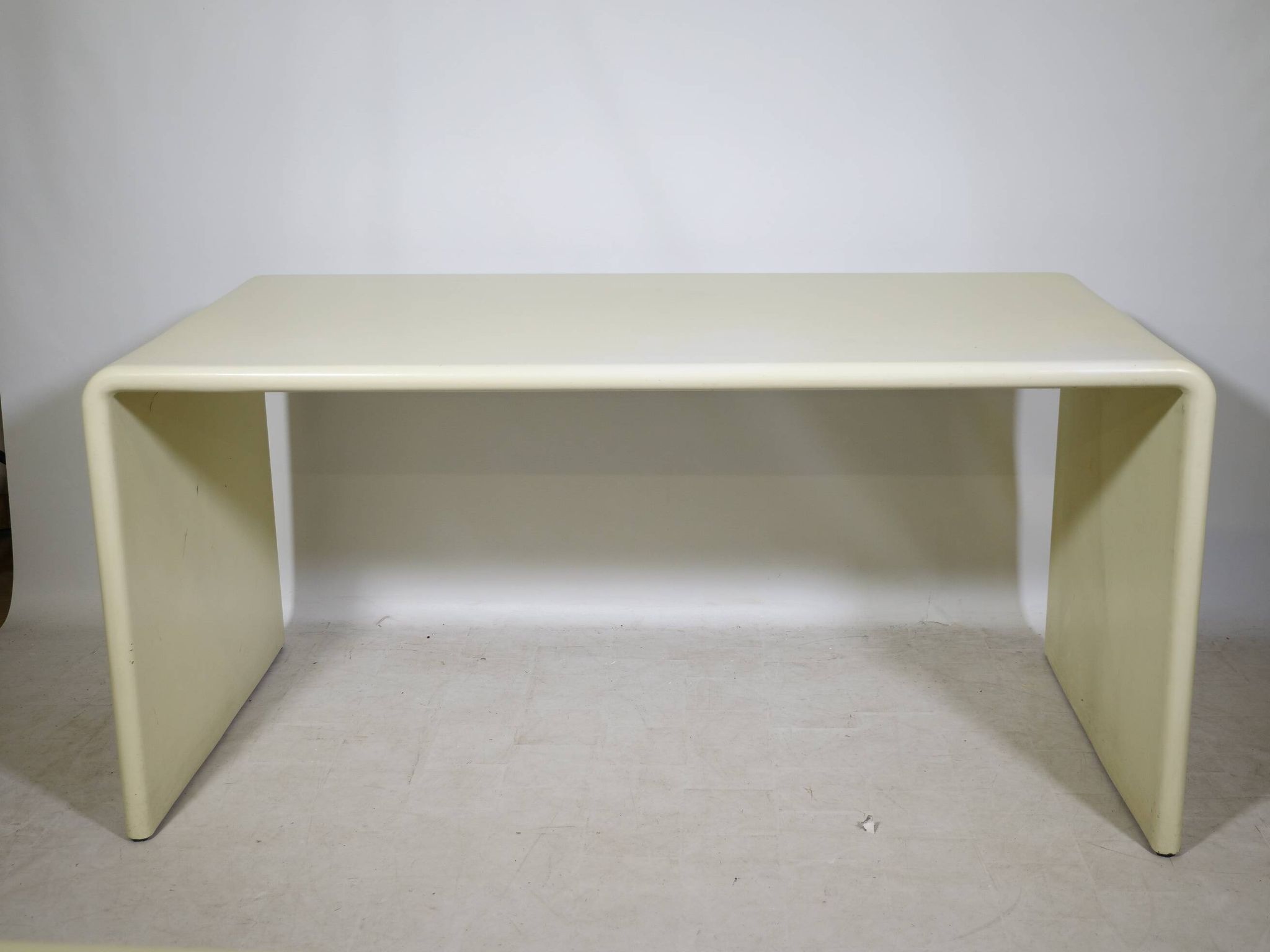 Space Age nesting desk in fiberglass, set of 2, 1970s