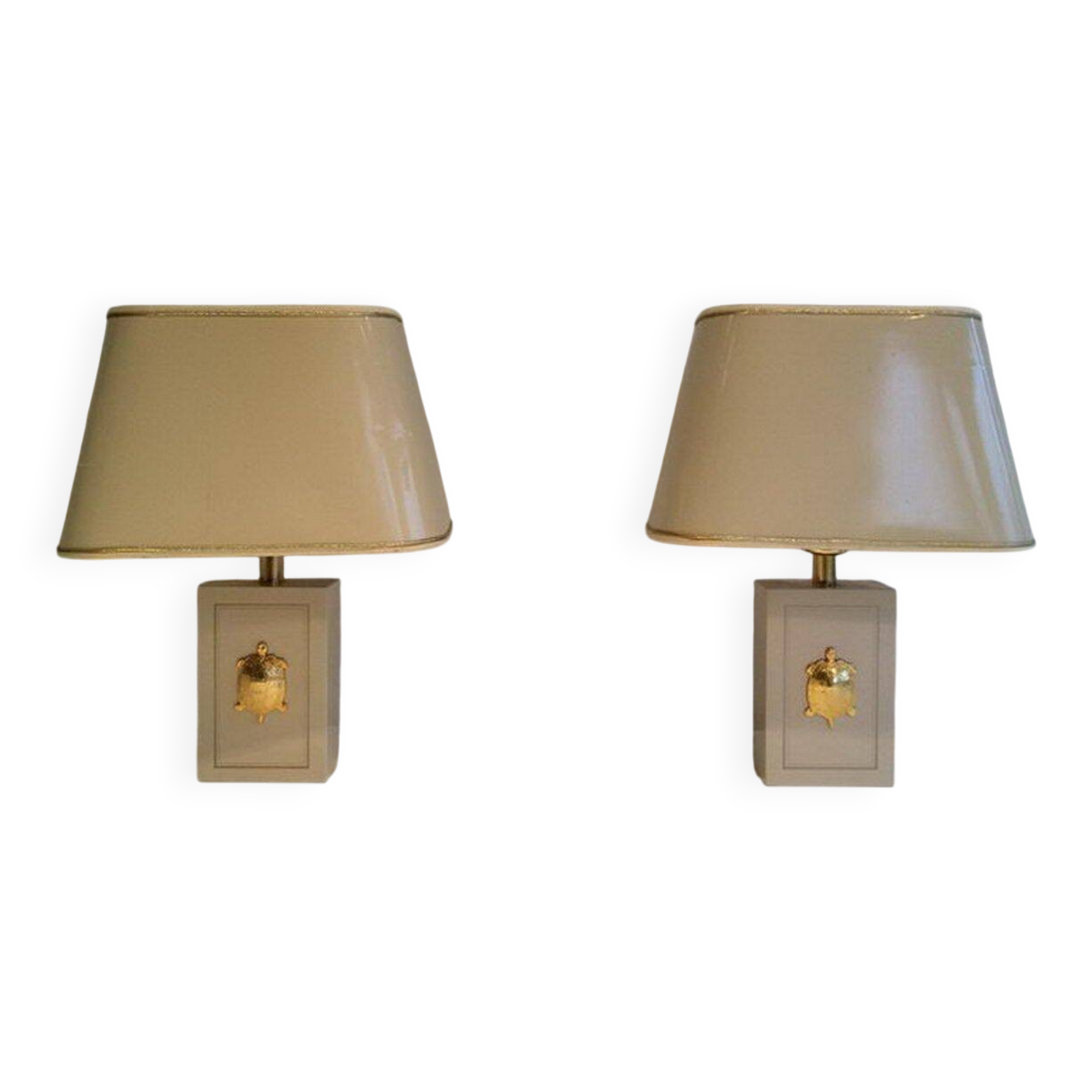 Paire de lampes à décor de tortues dorées