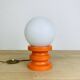 Lampe space age bois orange et globe opaline, années 70