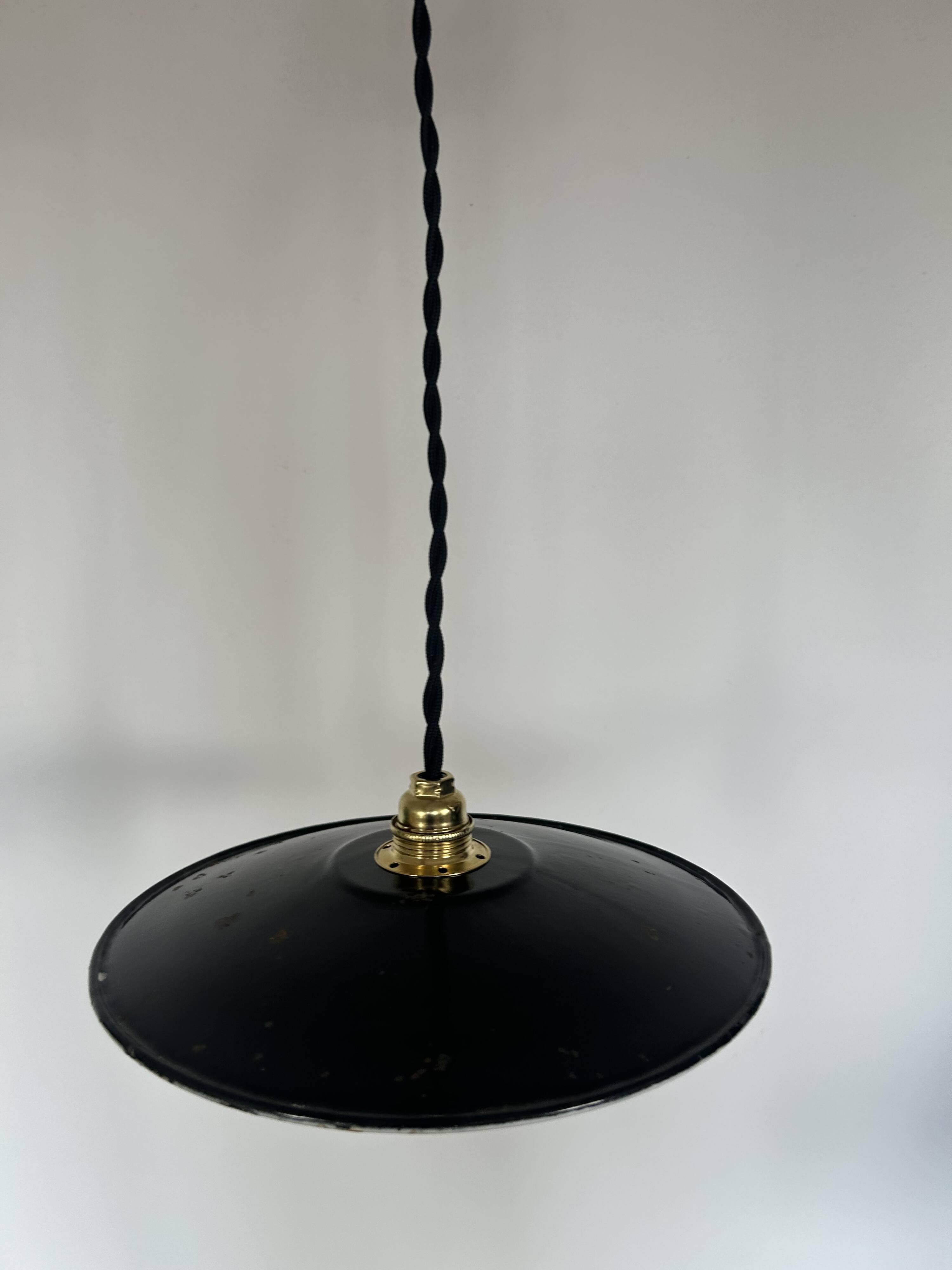 Suspension industrielle noire ancienne D24cm
