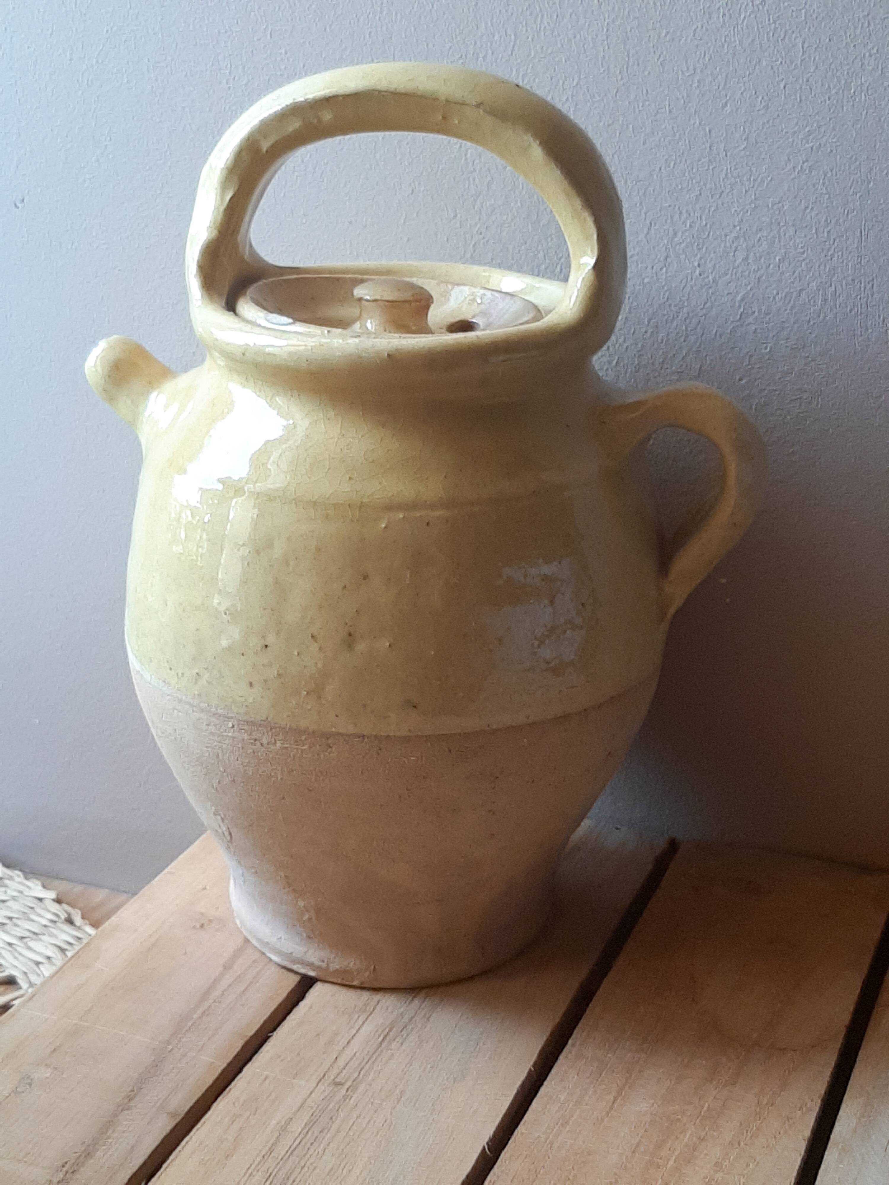 Yellow terracotta crockery