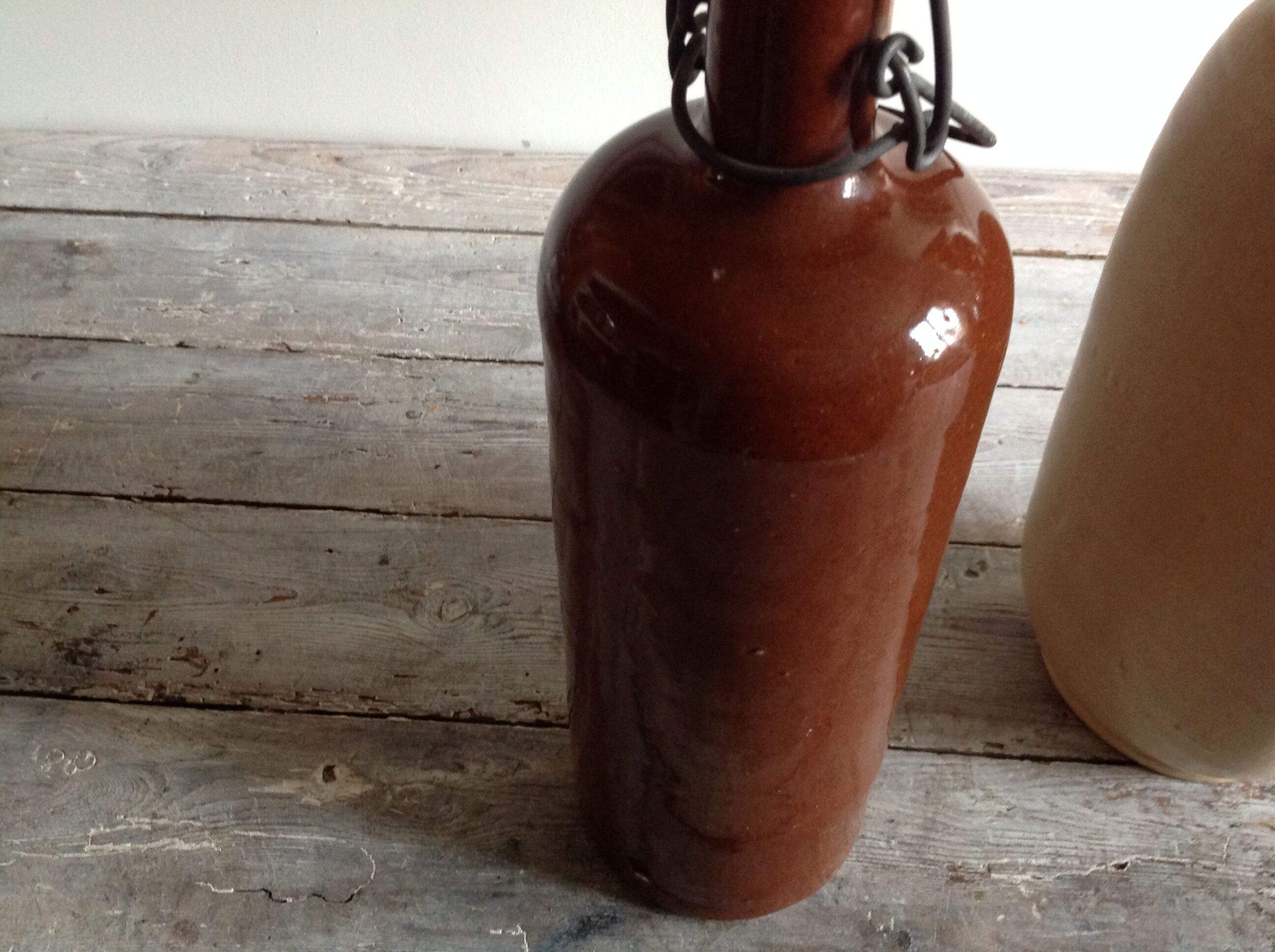 Duo de bouteilles en grès