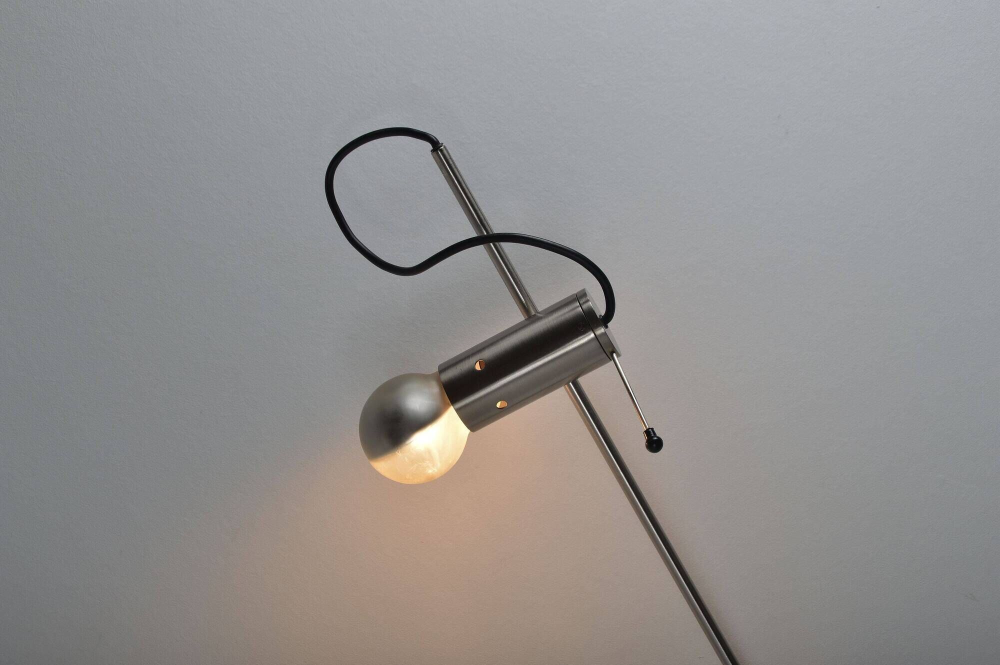Applique minimaliste '194' de Tito Agnoli pour Oluce, années 1950
