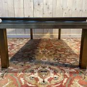 Table basse en métal doré et miroir 1970