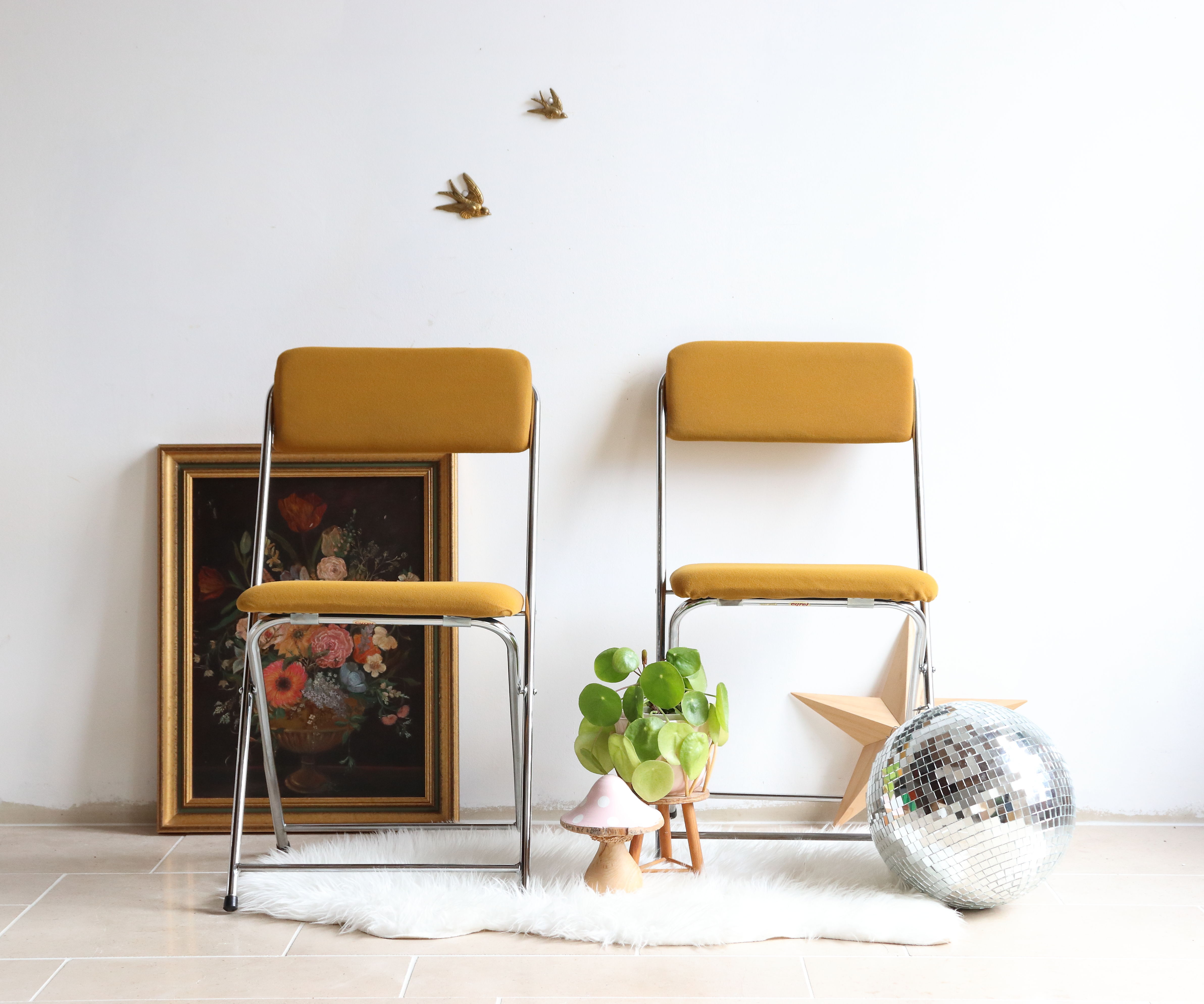 Pair of Eyrel 70s folding chairs in chrome metal and mustard fabric