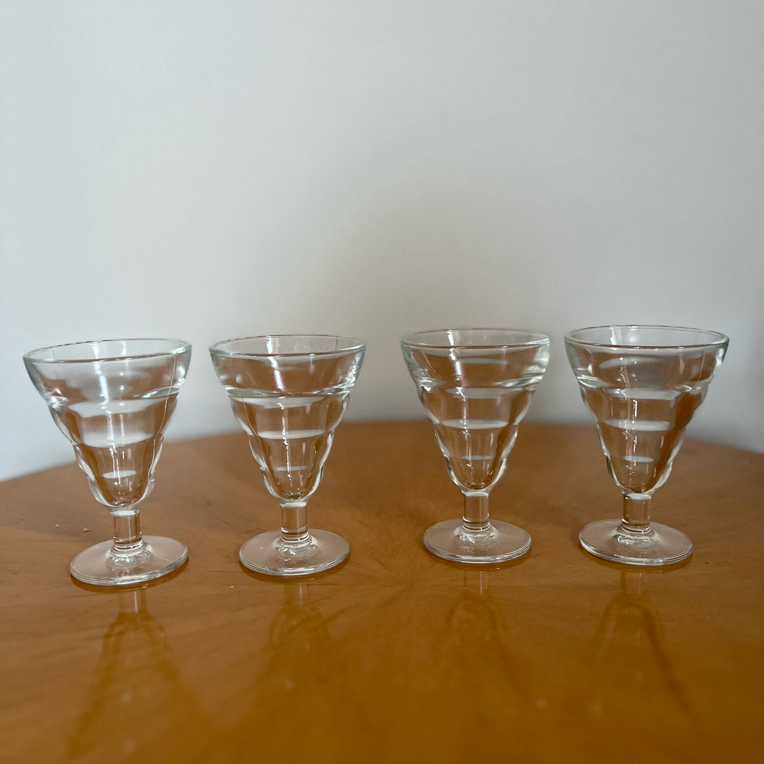 Verres à pieds de bistrot Duralex vintage