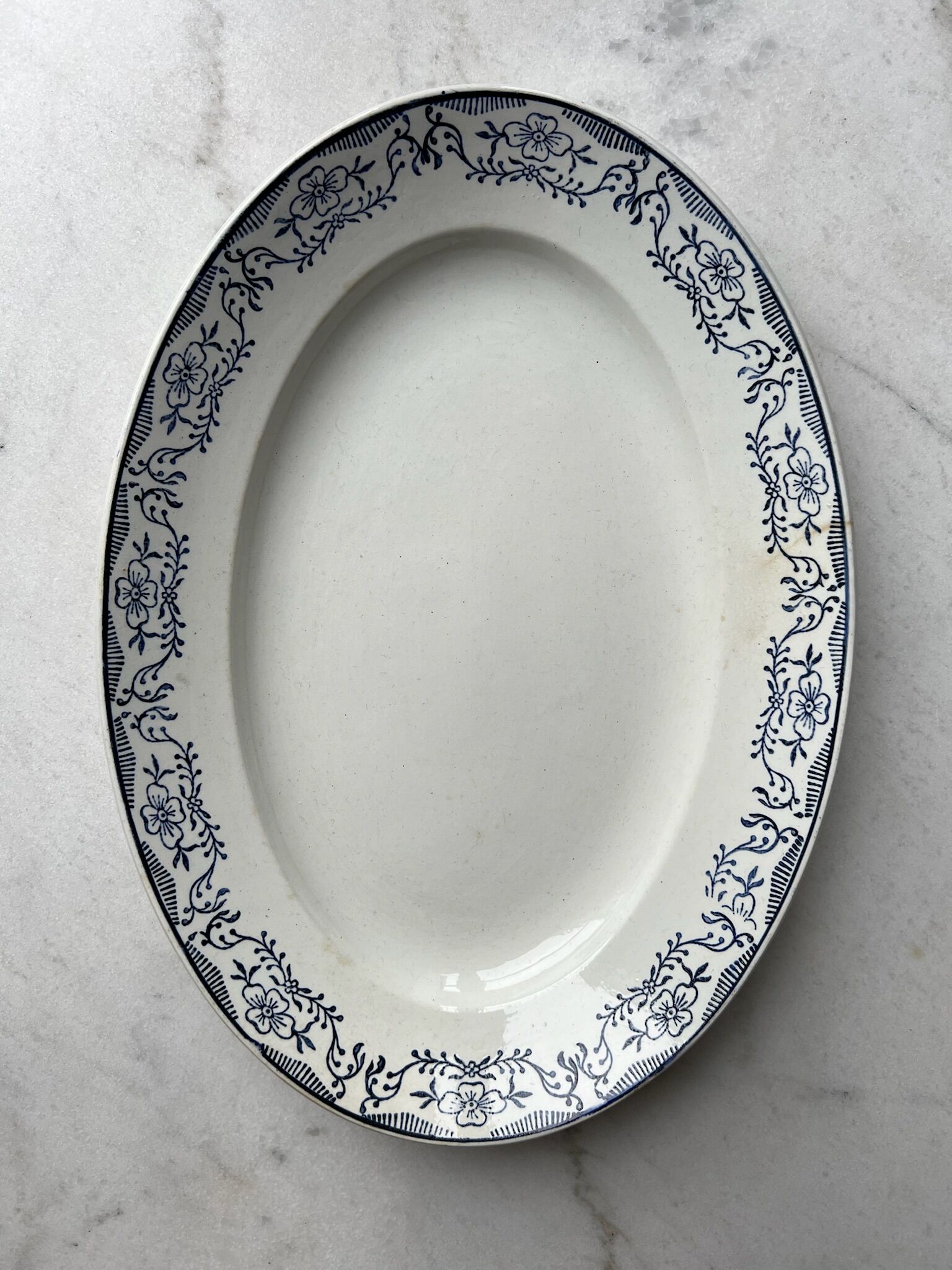 Staint Amand oval presentation dish