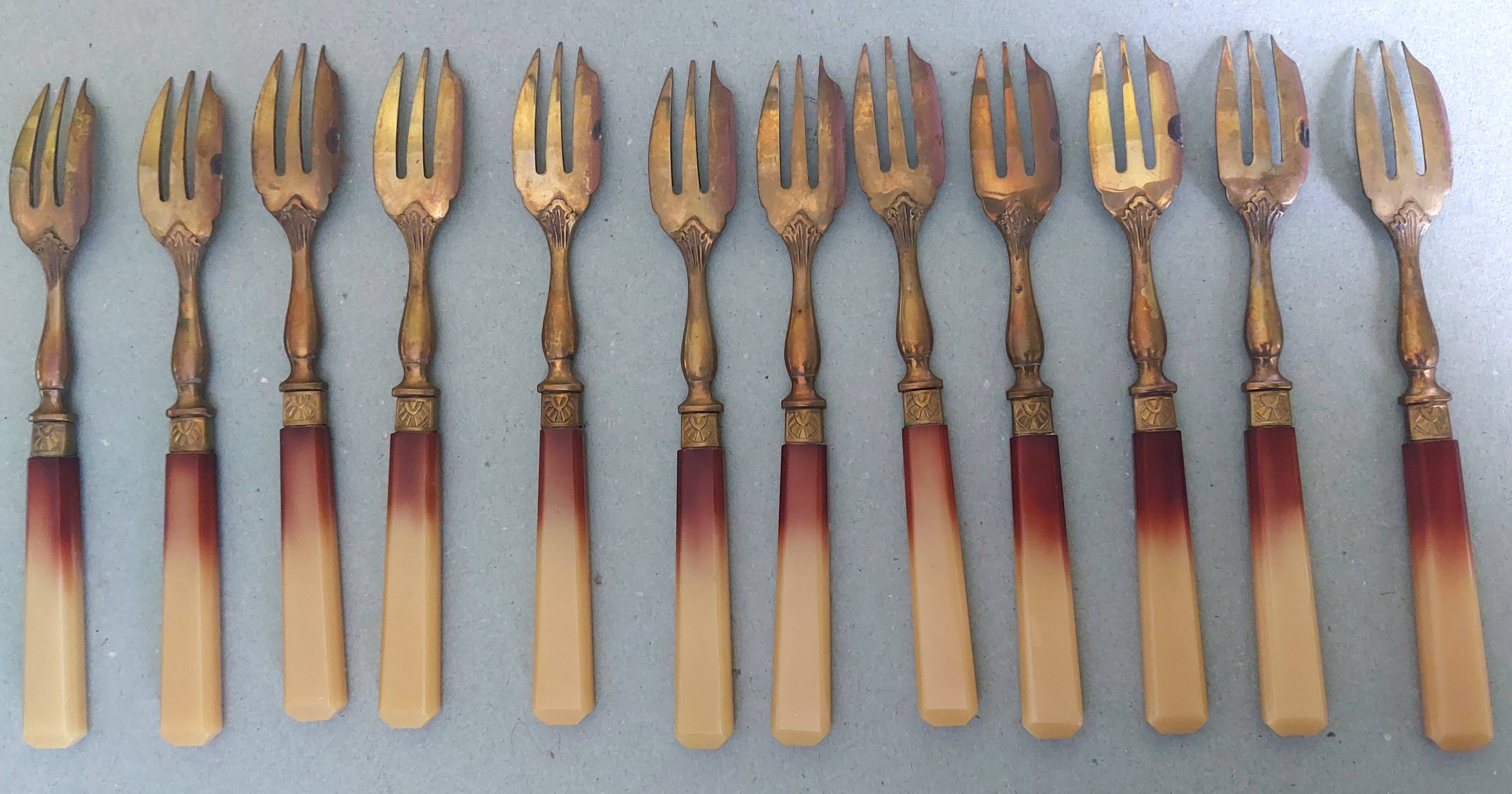 Set of dessert forks