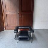 ‘Magazine’ easy chair and 2-seater by Michael Young