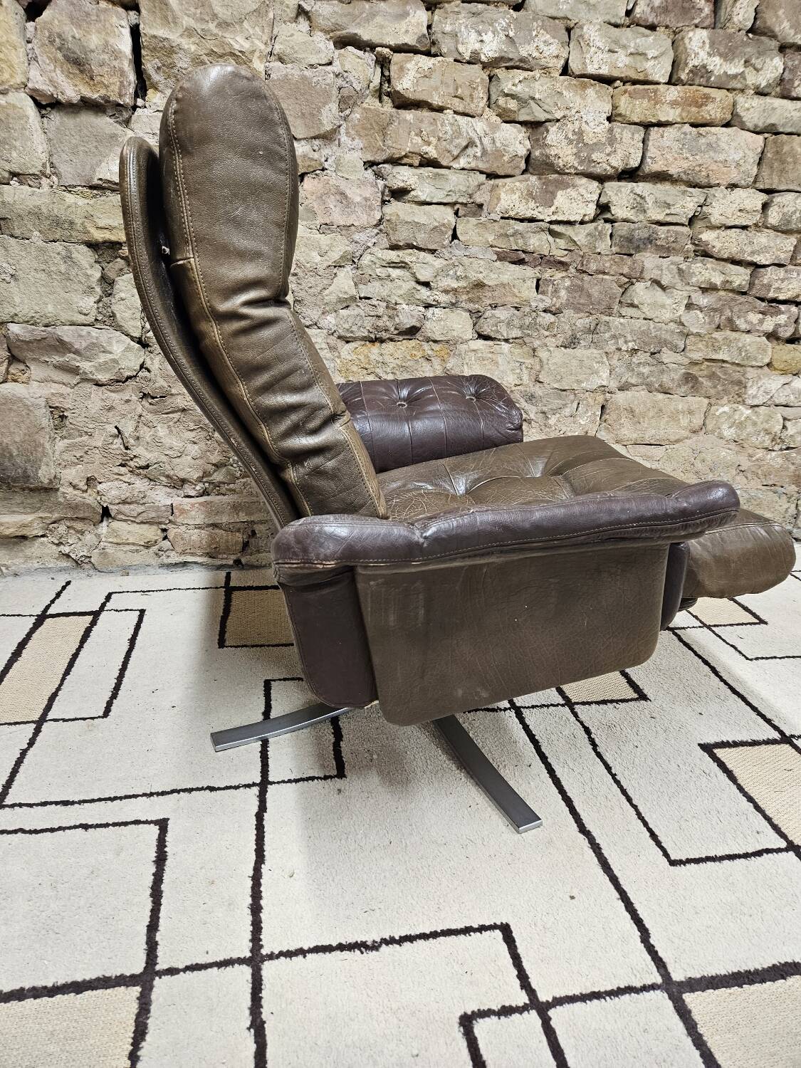Vintage leather lounge chair 1960