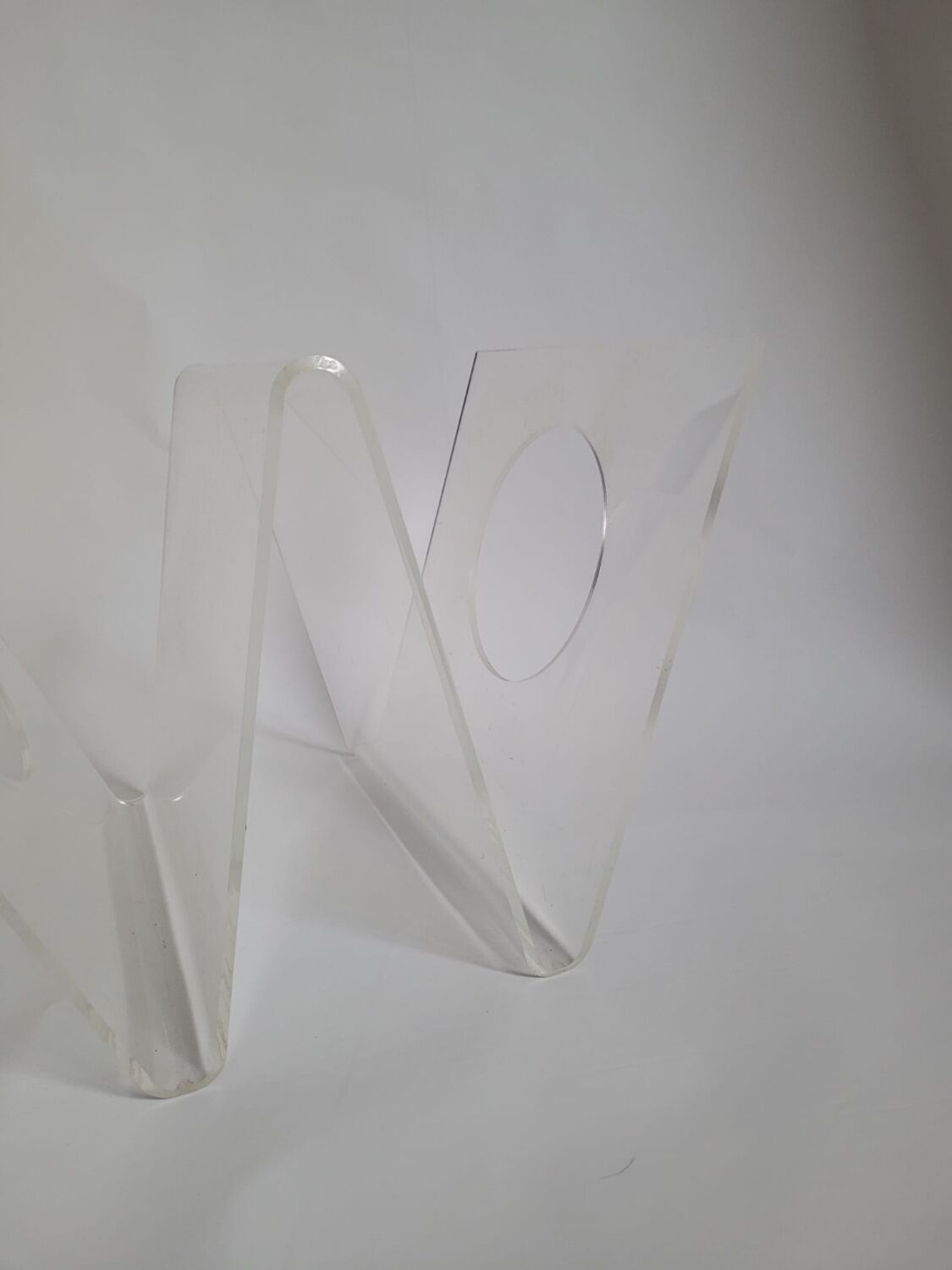 Plexiglas magazine holder