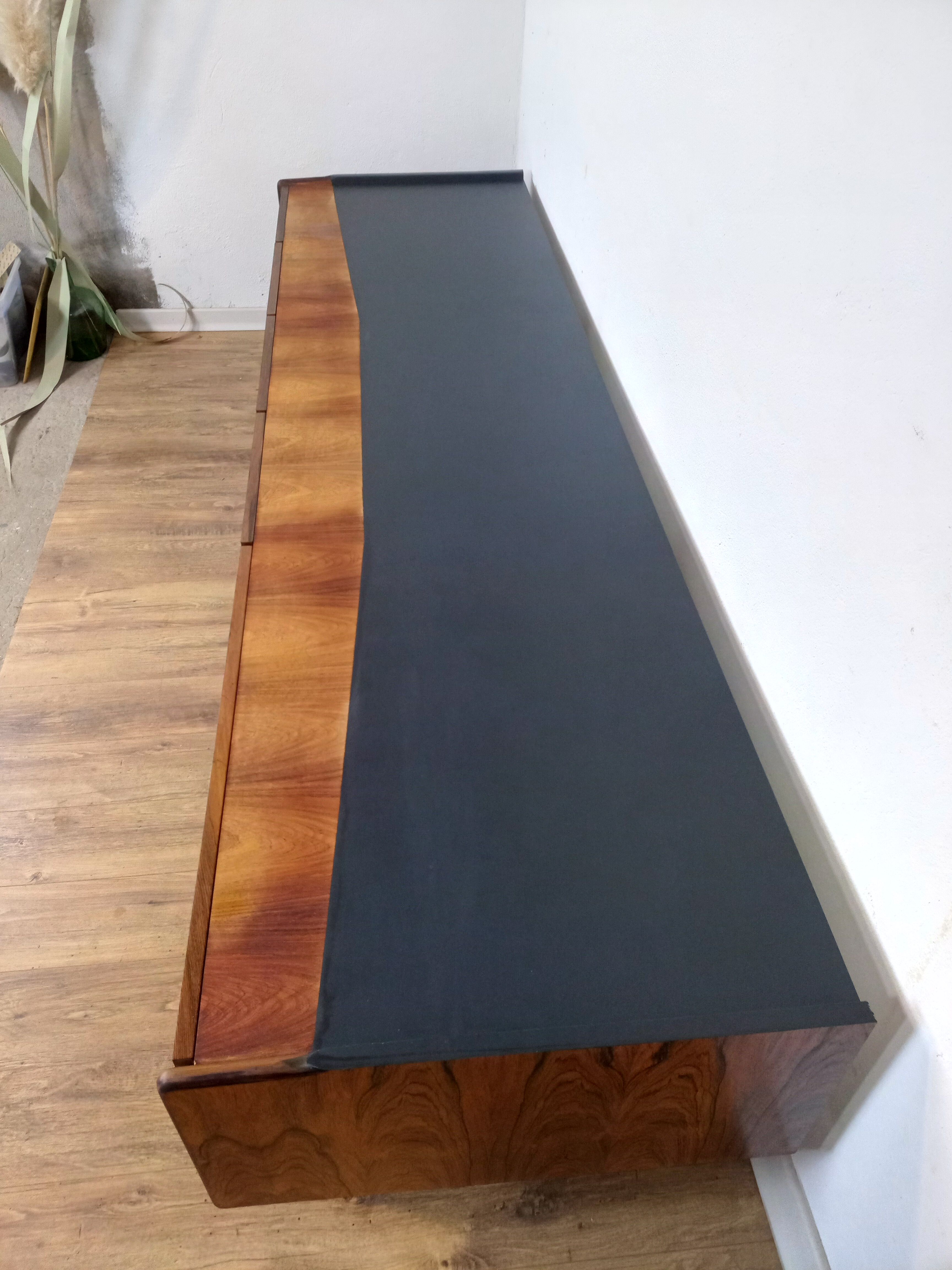 Low Scandinavian row