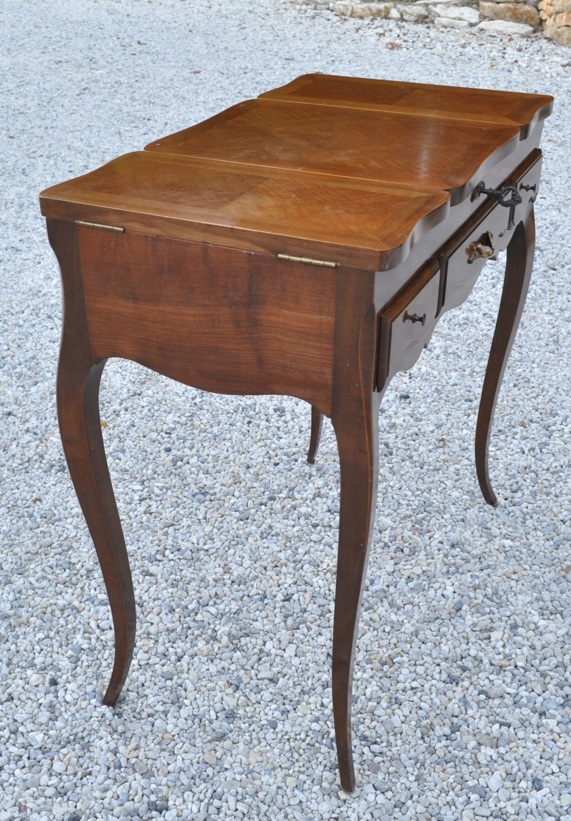 Folding dressing table with drawers