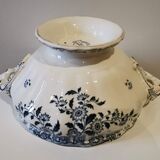 Soup pot Sarreguemines late nineteenth early twentieth century