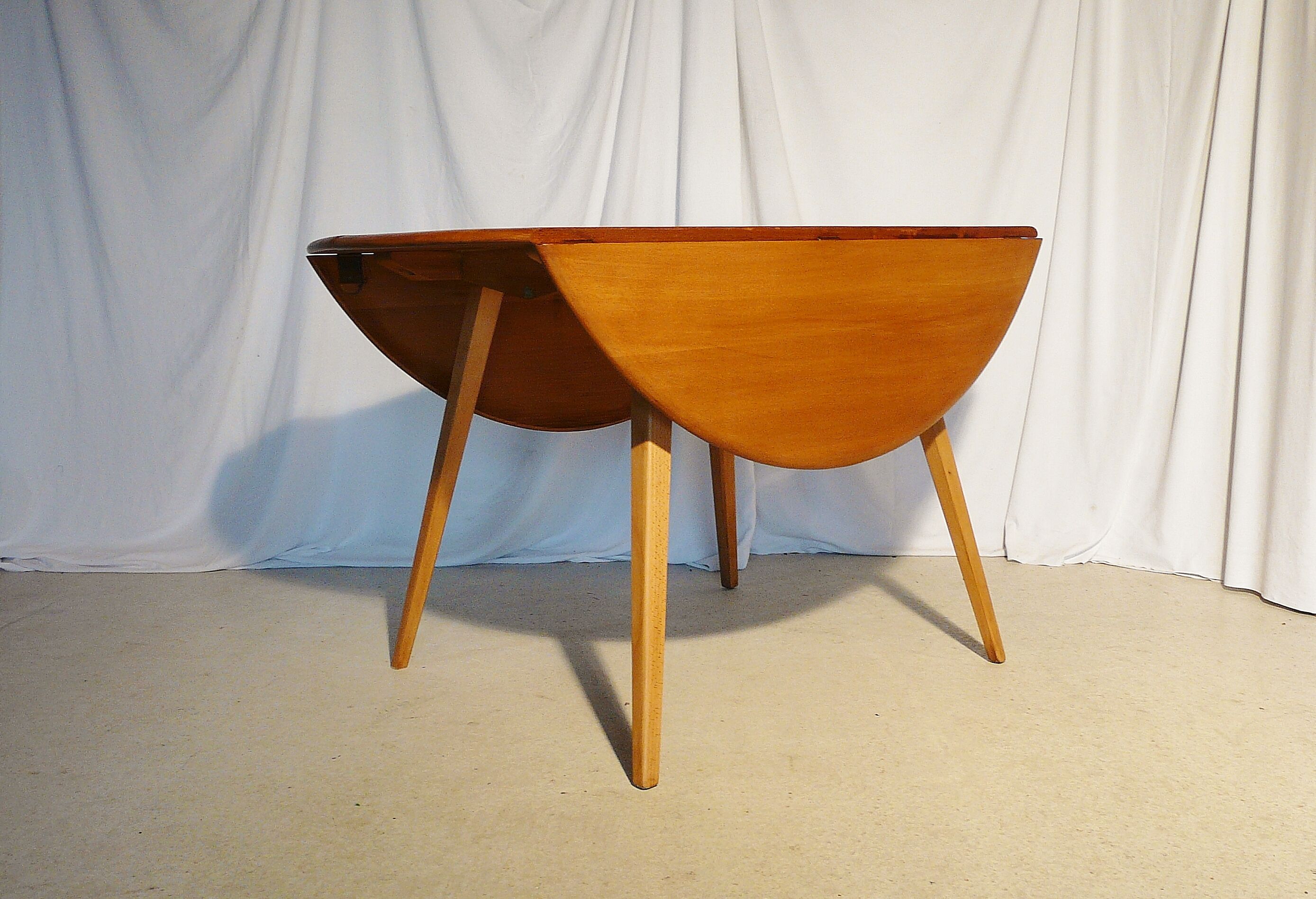 Scandinavian design Roundtable Ercol