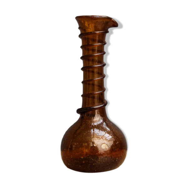 Vase -fiole en verre soufflé ambré