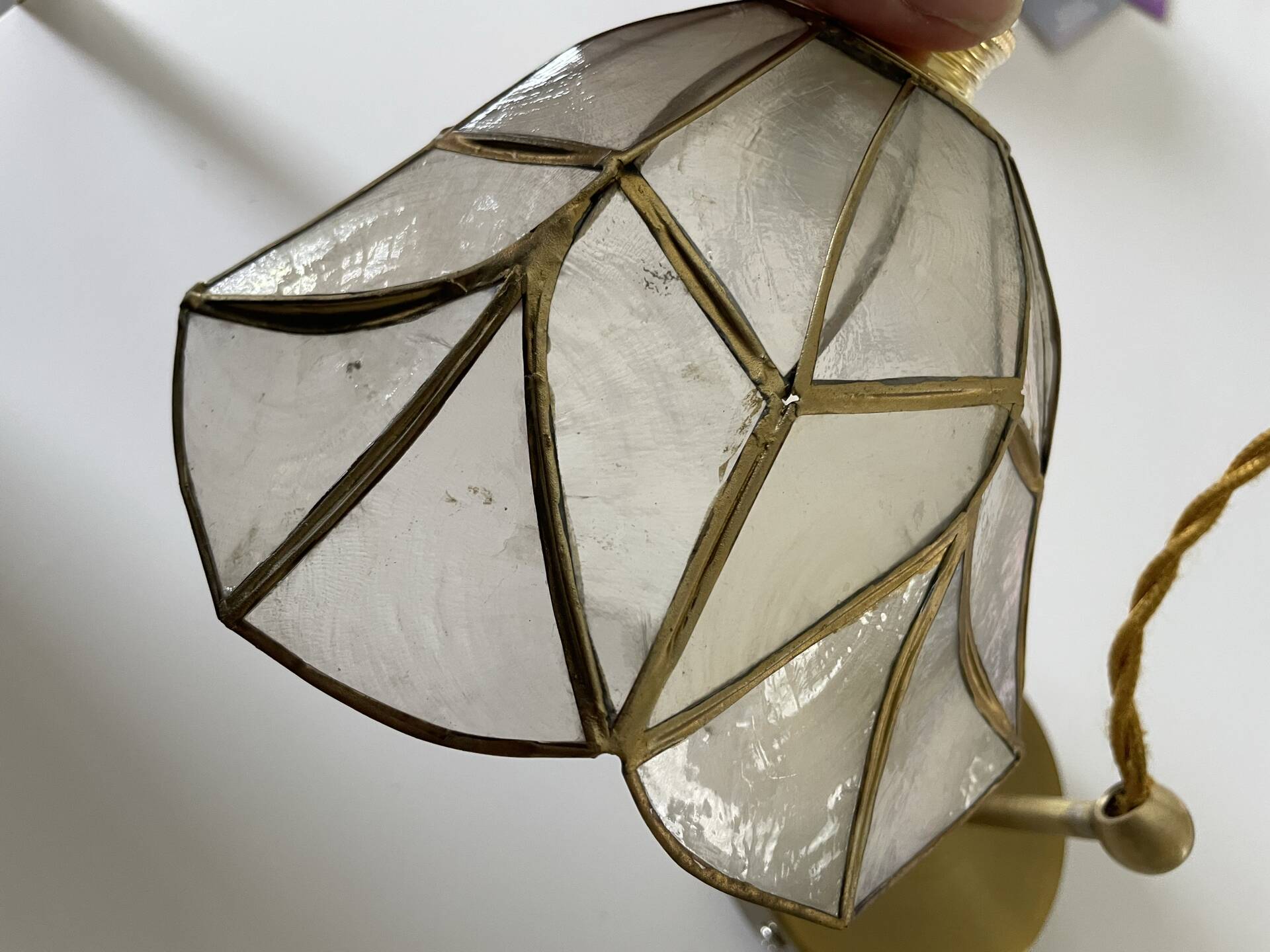 Italian lampshade applique from the 1970s in mother-of-pearl and gilded brass.
