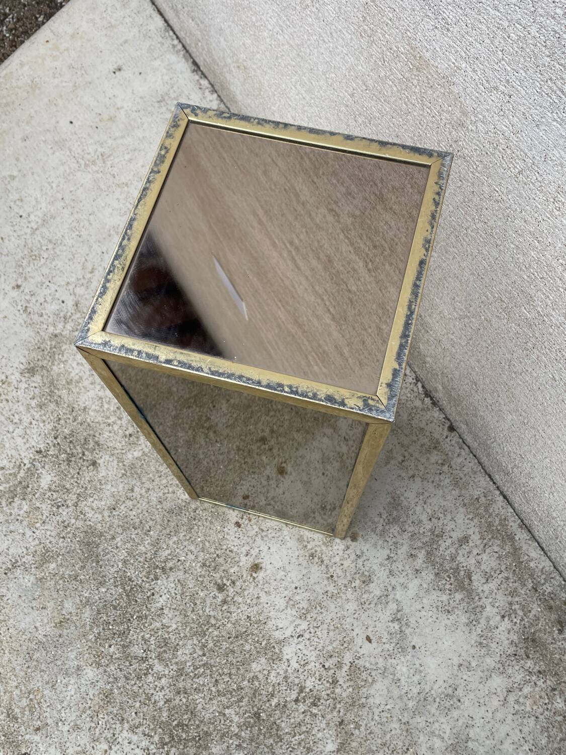 Wooden pedestal / corner column in chrome plated multi-sided mirror