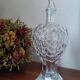 Carafe en verre pressé façon grappe de raisin