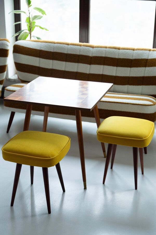 Tabouret en velours moutarde Mid-Century, Pologne, années 1960