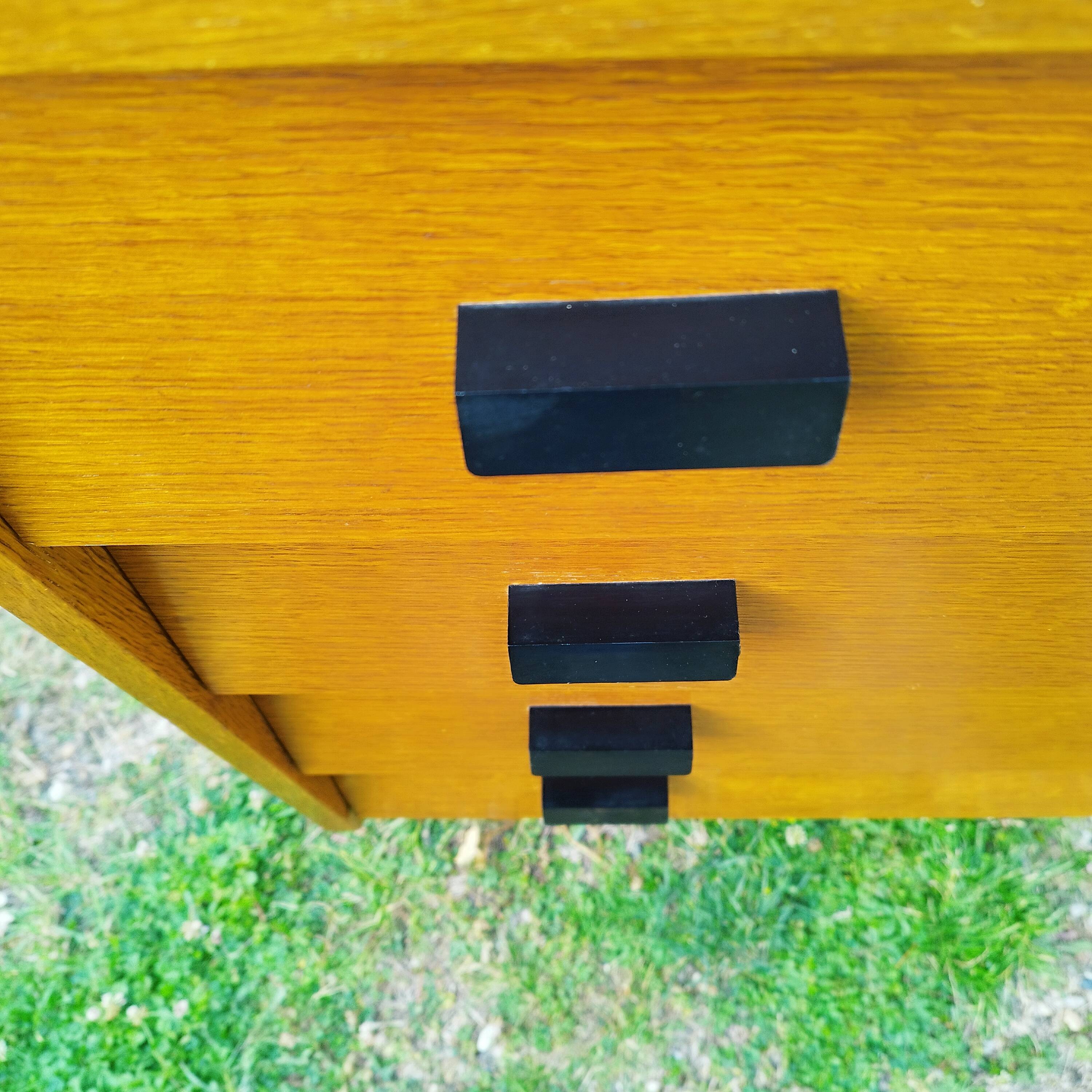 Vintage chest of drawers