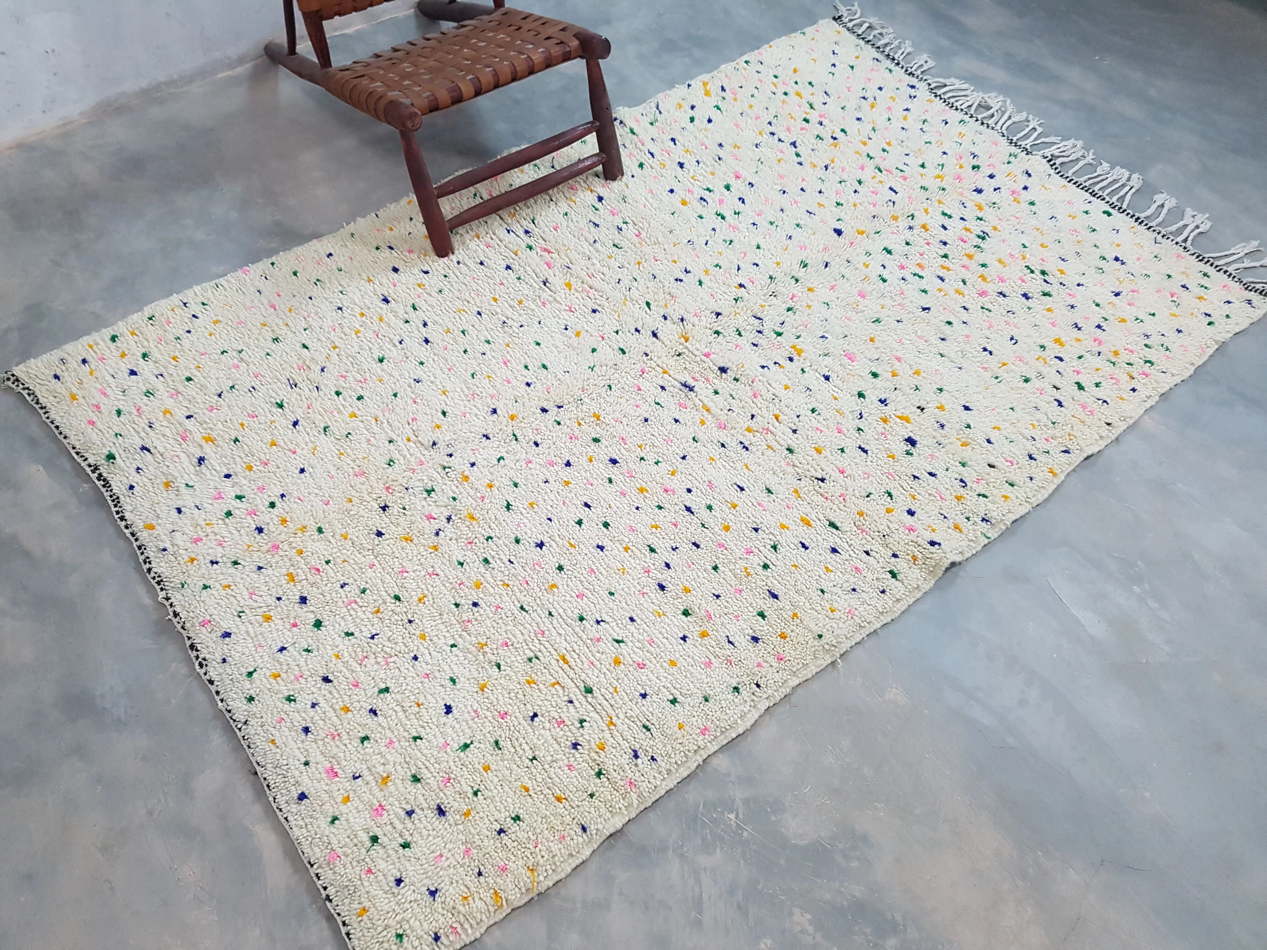 Handmade Azilal rug, 240 x 150 cm, AZ-136