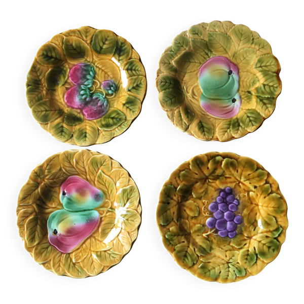 4 assiettes à dessert anciennes en barbotine Sarreguemines