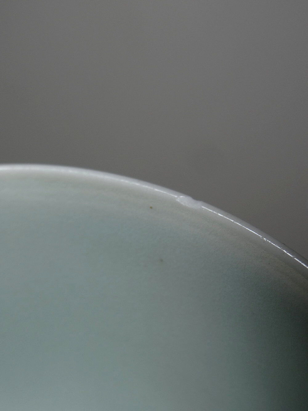 4 vintage Chinese rice bowls in celadon porcelain from the 70s-80s with reliefs of koi carp.