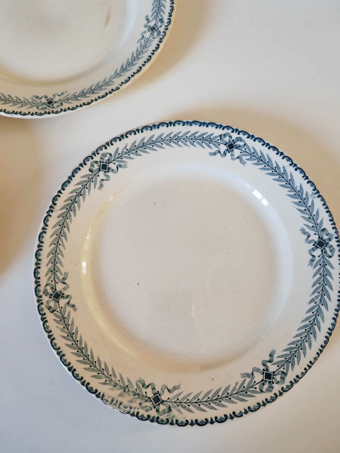 3 plates iron earth Chinon