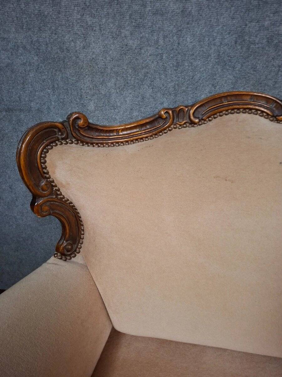 Carved walnut canapé – Louis XV style – 20th century