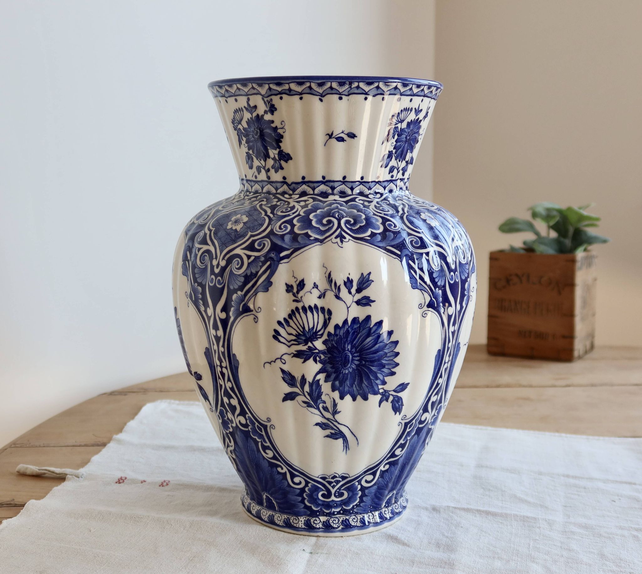 Vintage faience large vase - Blue and white Delft style - Floral decoration