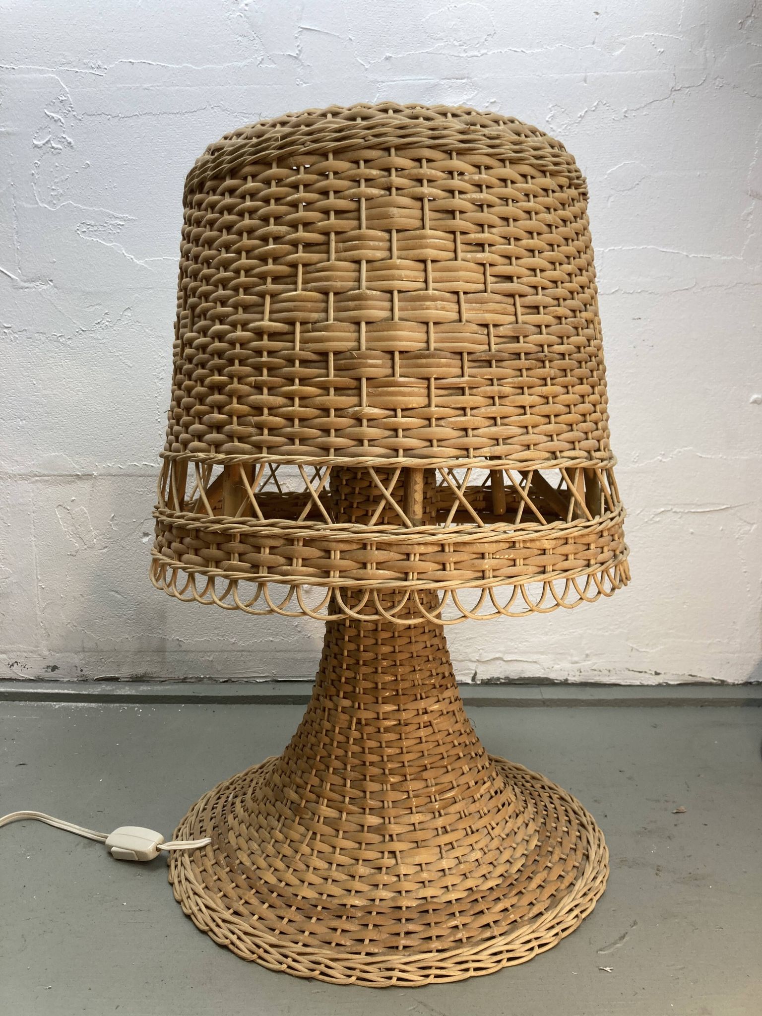 Rattan wicker mushroom table lamp, 1960s-1970s