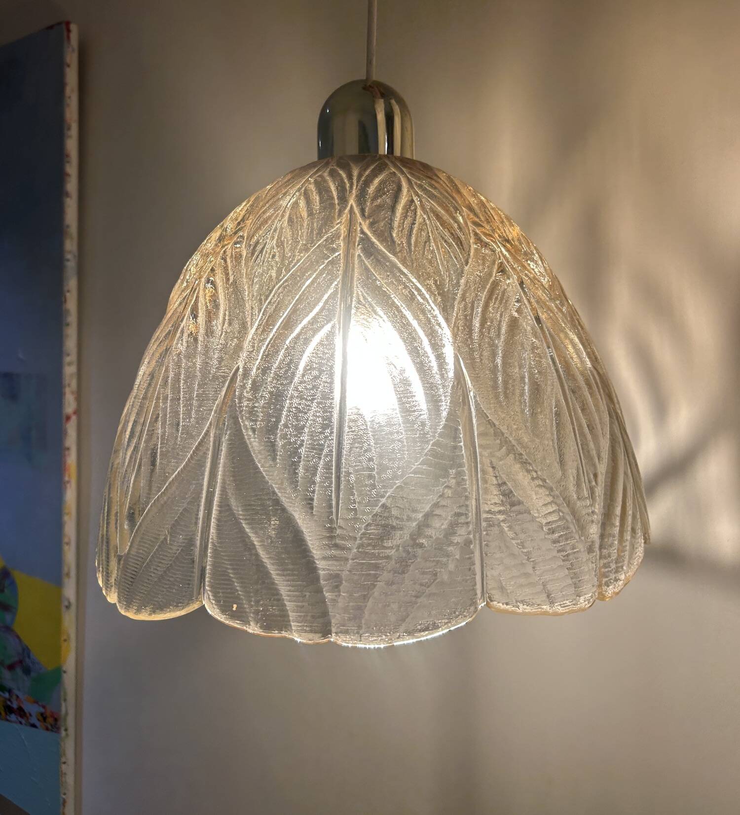 suspension feuille  en verre irisé Peill & Pultzer
