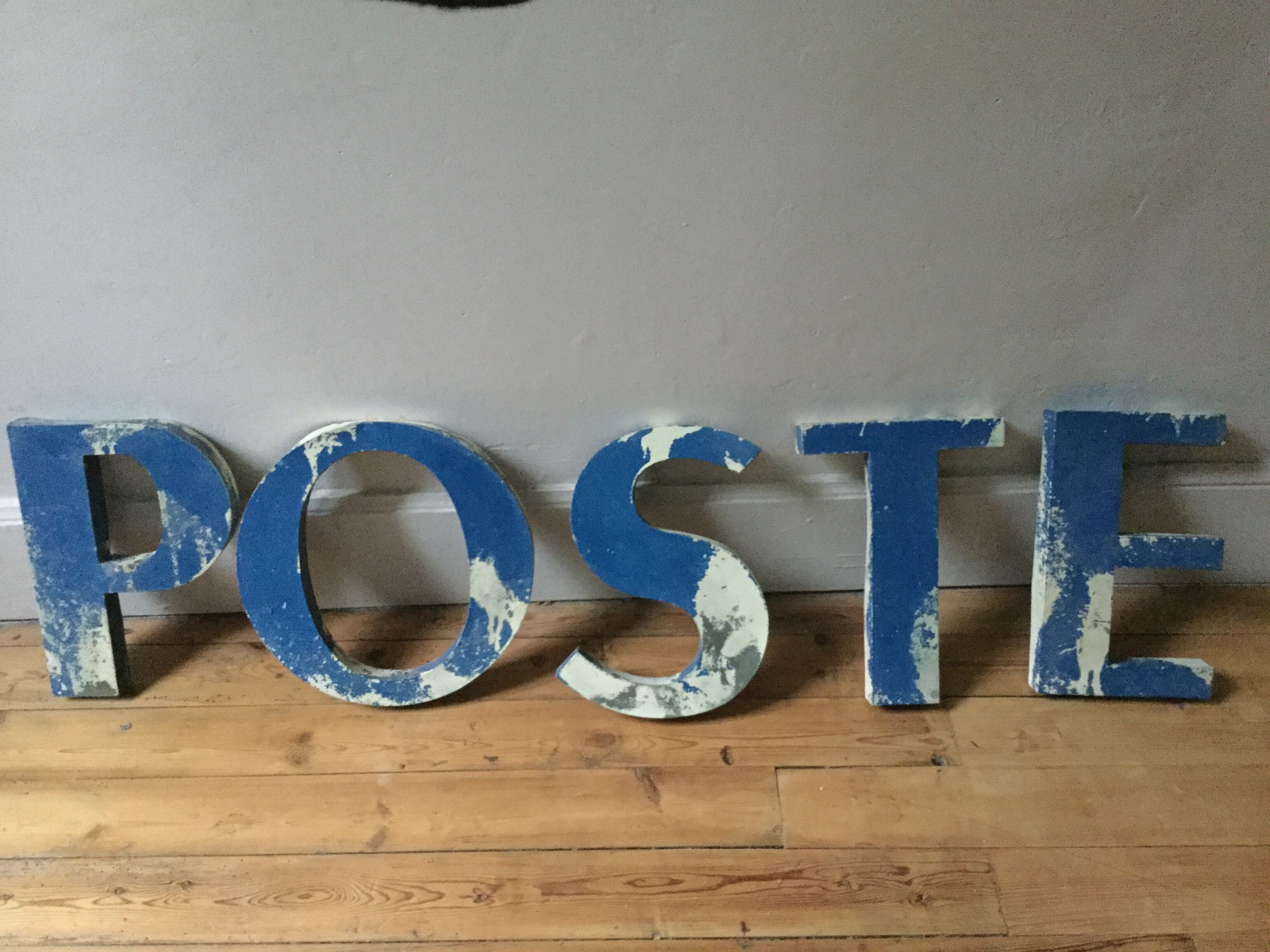 Old zinc sign letter