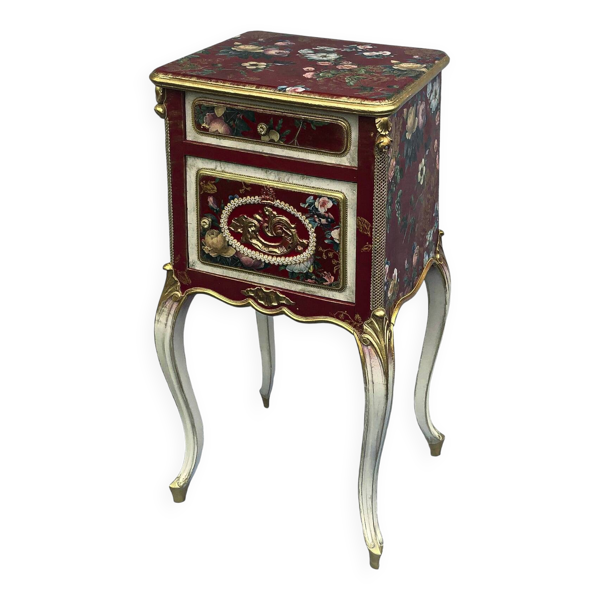 Meuble relooké baroque – pièce décorative rouge et doré